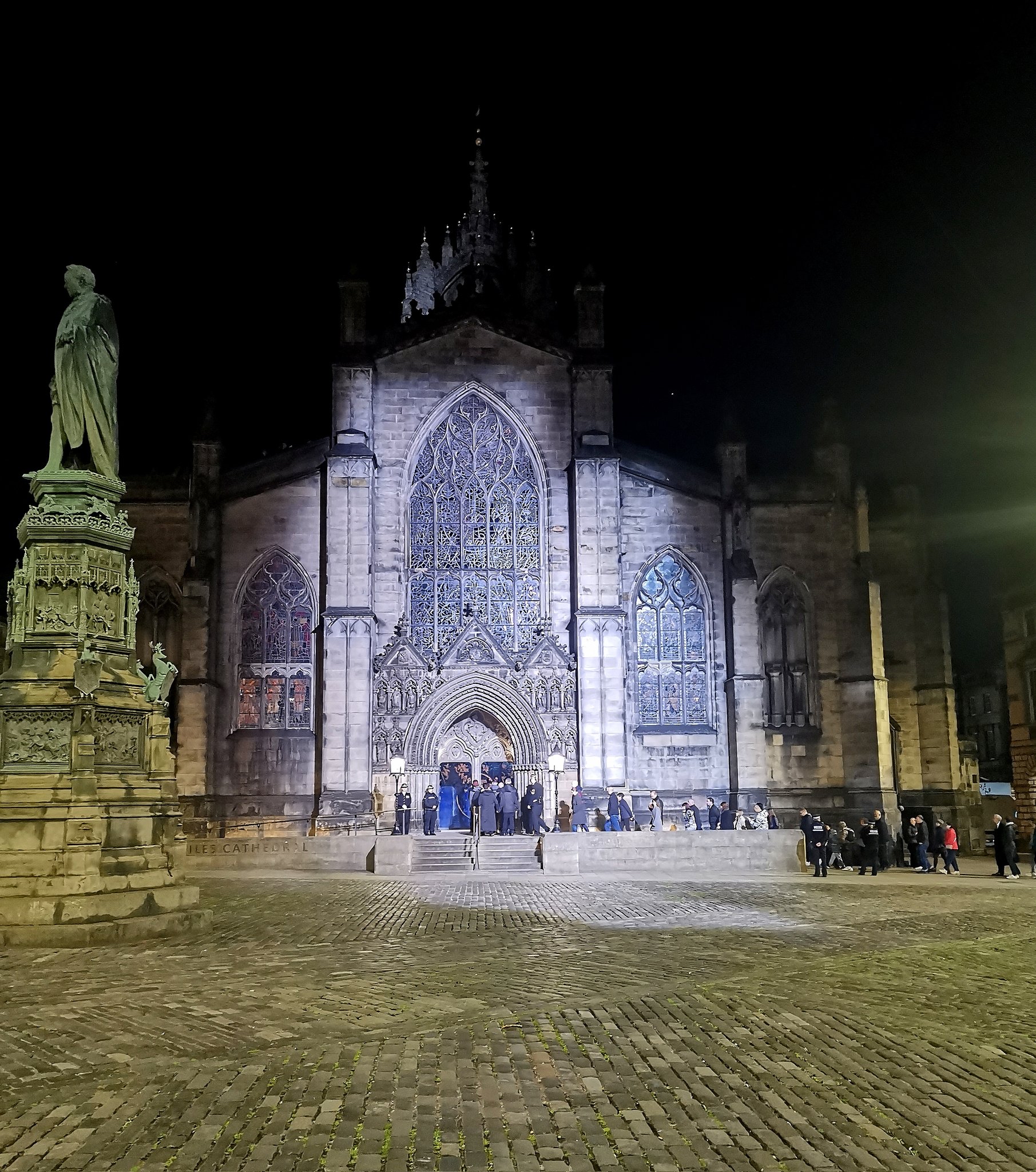 People filed into St Giles' Cathedral throughout the night to pay their respects to the Queen