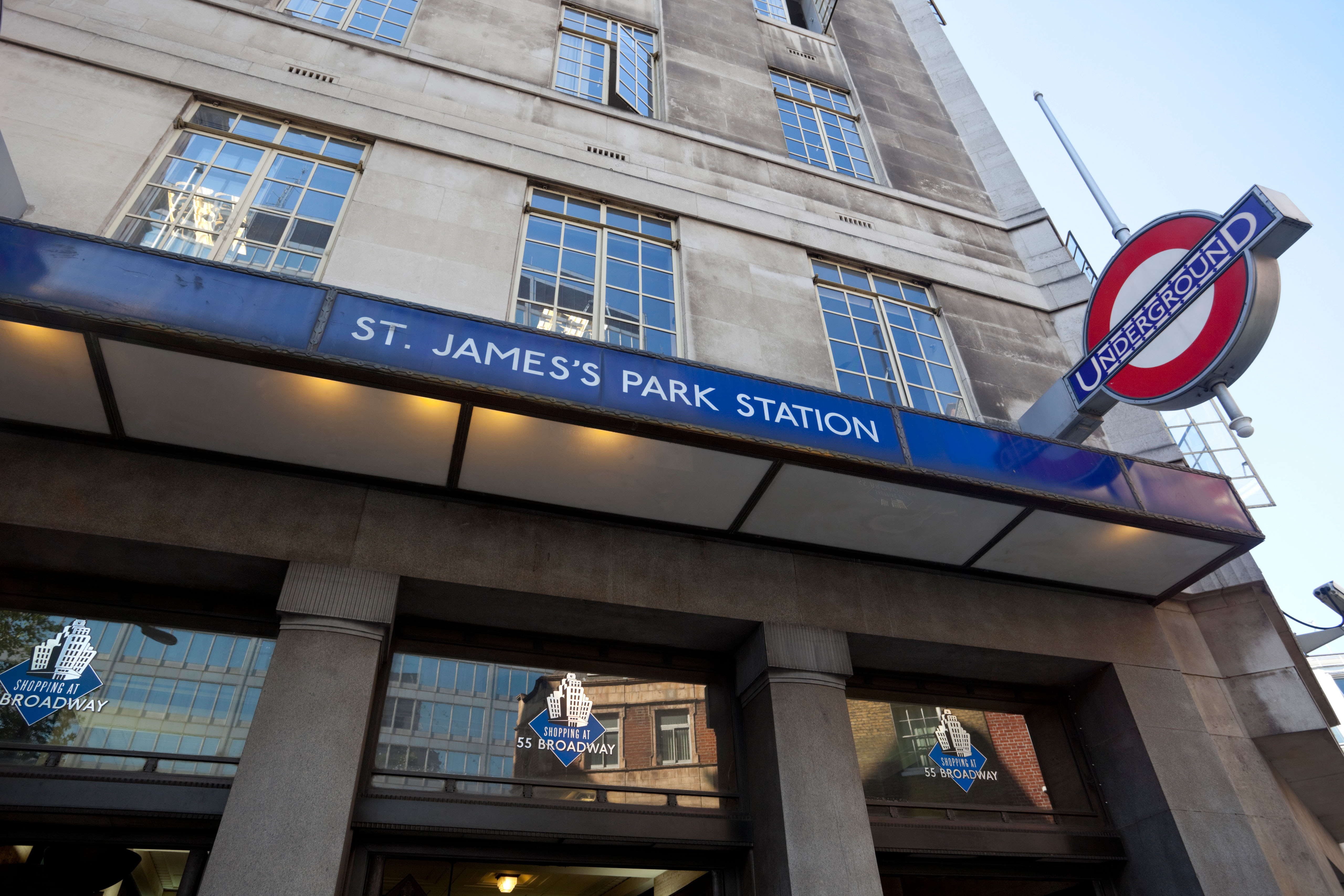 St James's Park Tube station