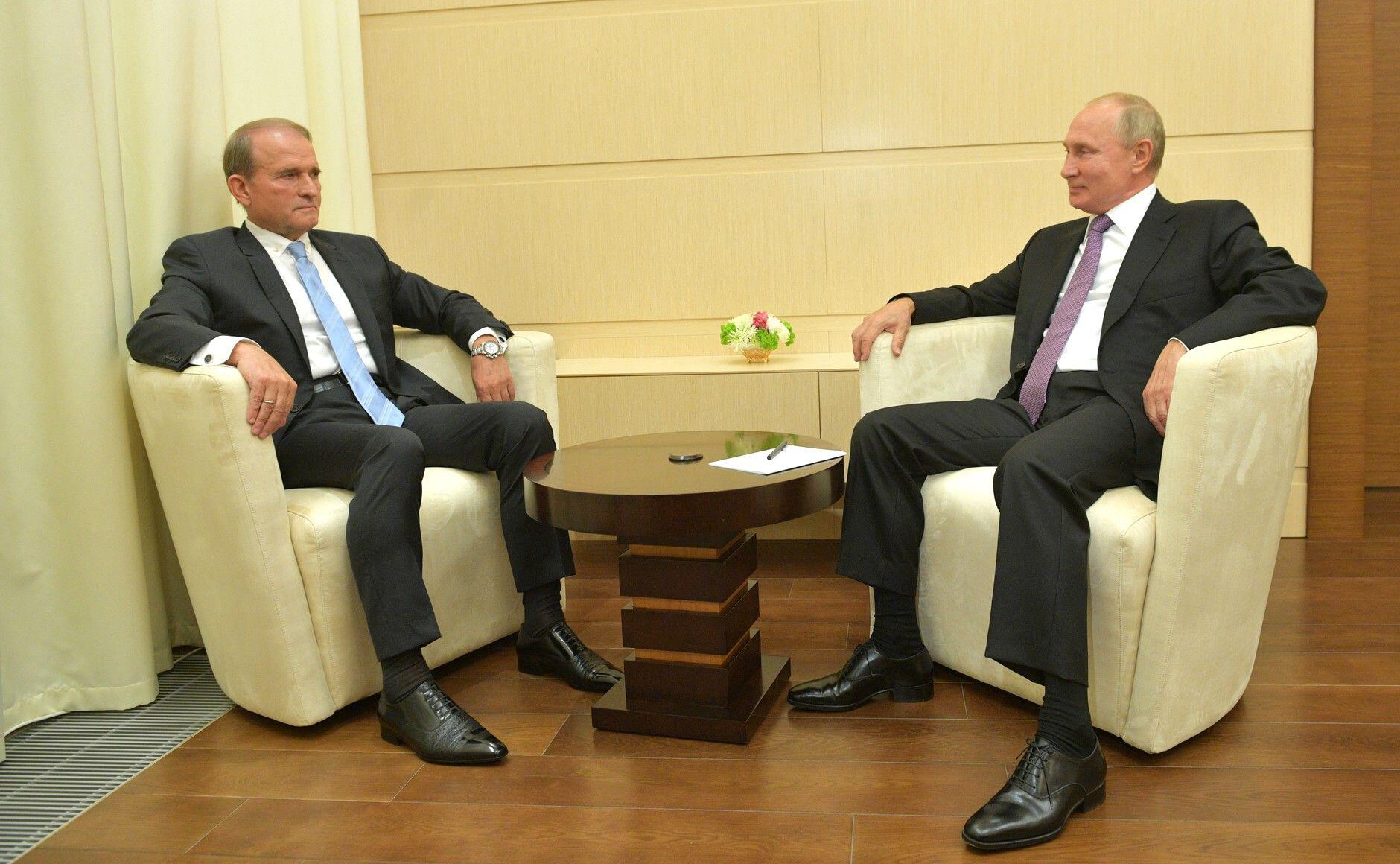Viktor Medvedchuk with Vladimir Putin