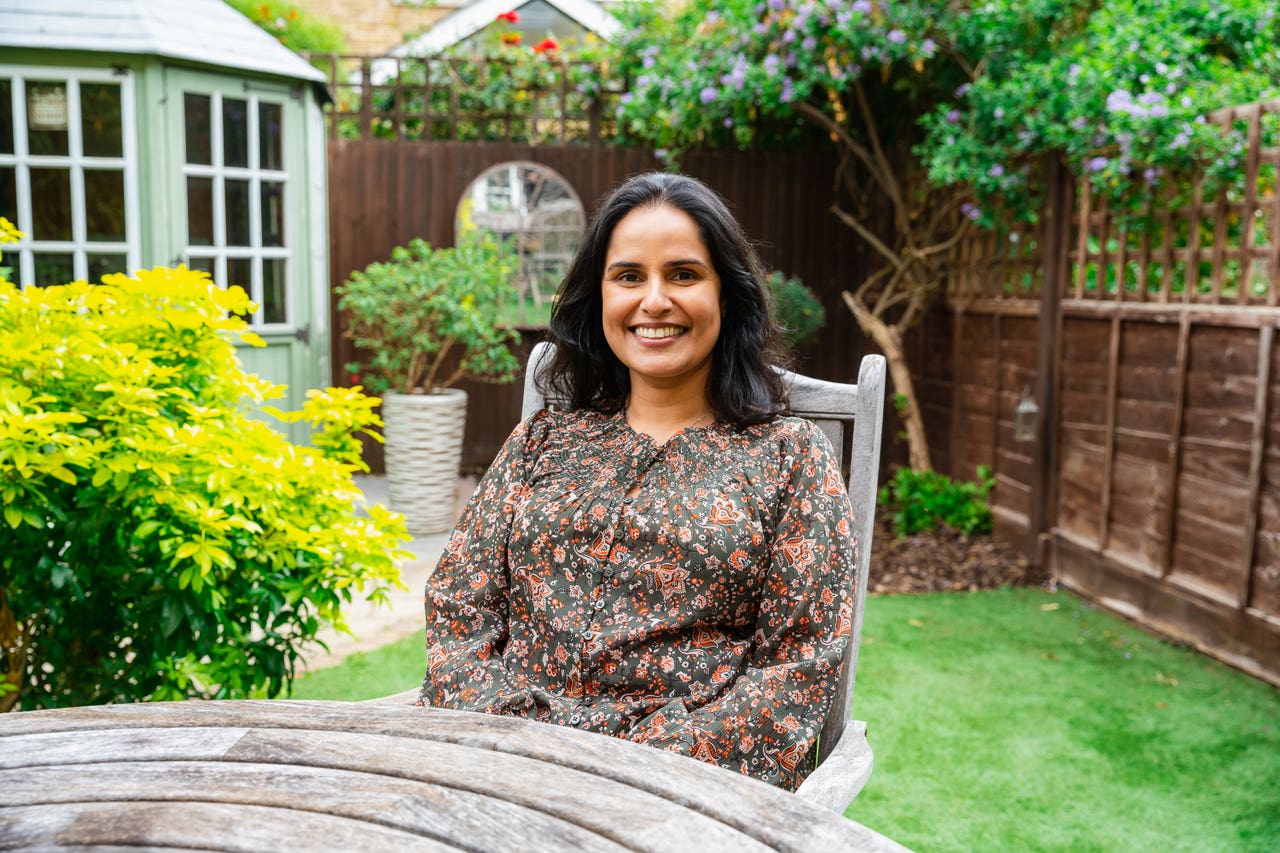 woman-who-couldn-t-run-to-front-door-doing-london-marathon-in-father