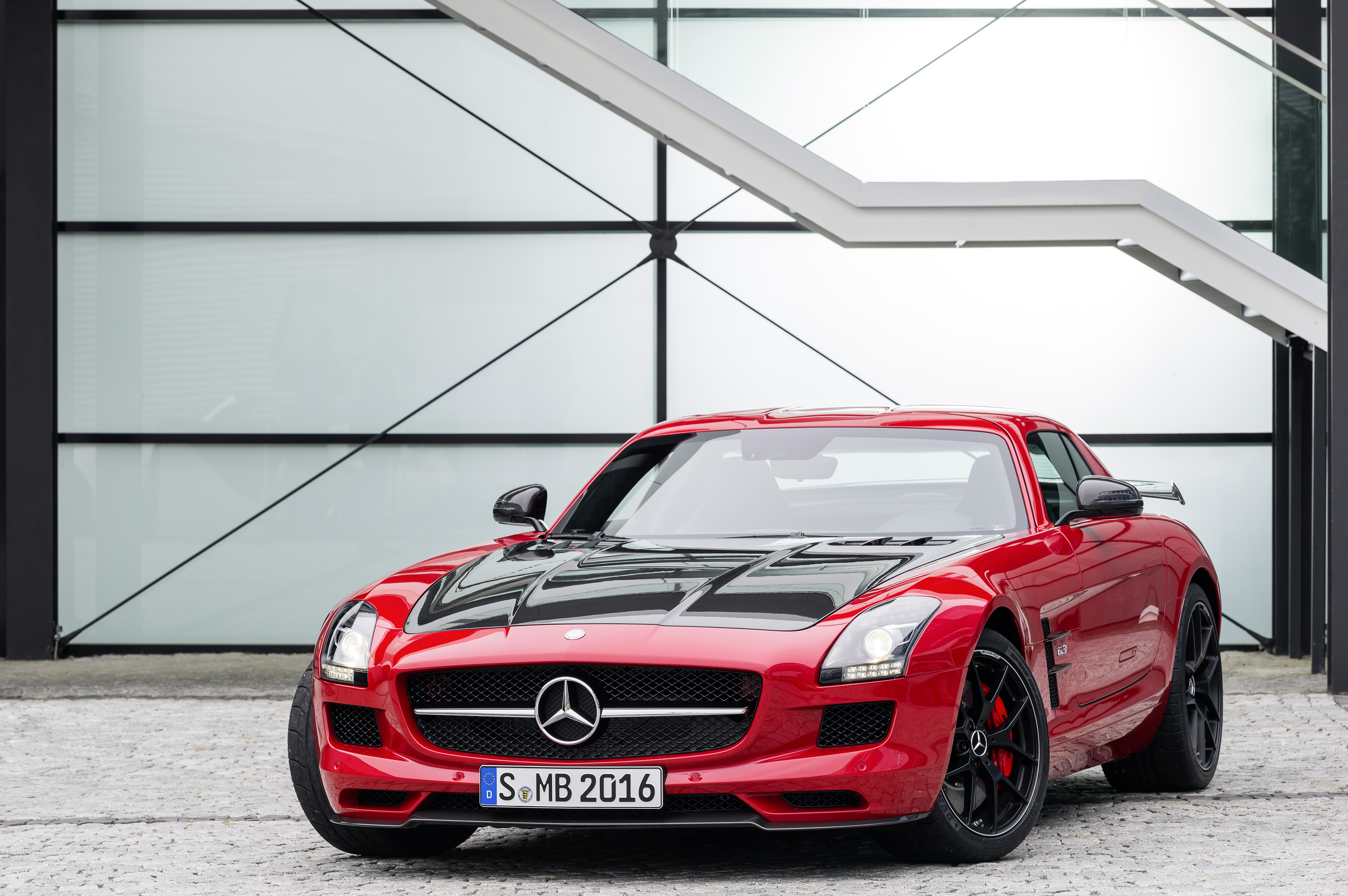 Мерседес амг фото. Mercedes-Benz-SLS-AMG. Мерседес спорткар SLS AMG. Мерседес SLS 63 AMG красный. Mercedes Benz SLS AMG 2014.