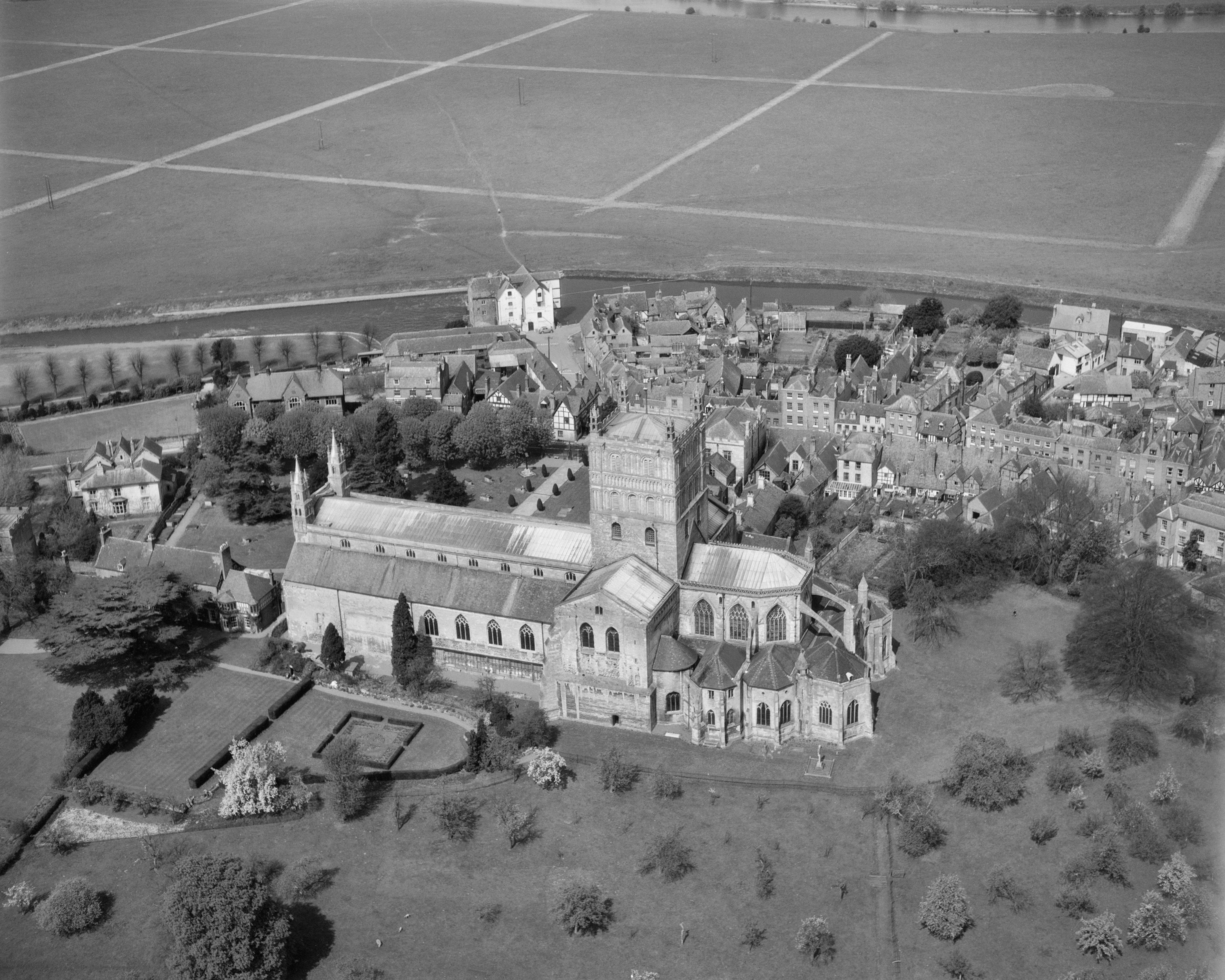 Wingham photographed Tewkesbury Abbey in 1951 (Historic England Archive/Harold Wingham Collection/PA)