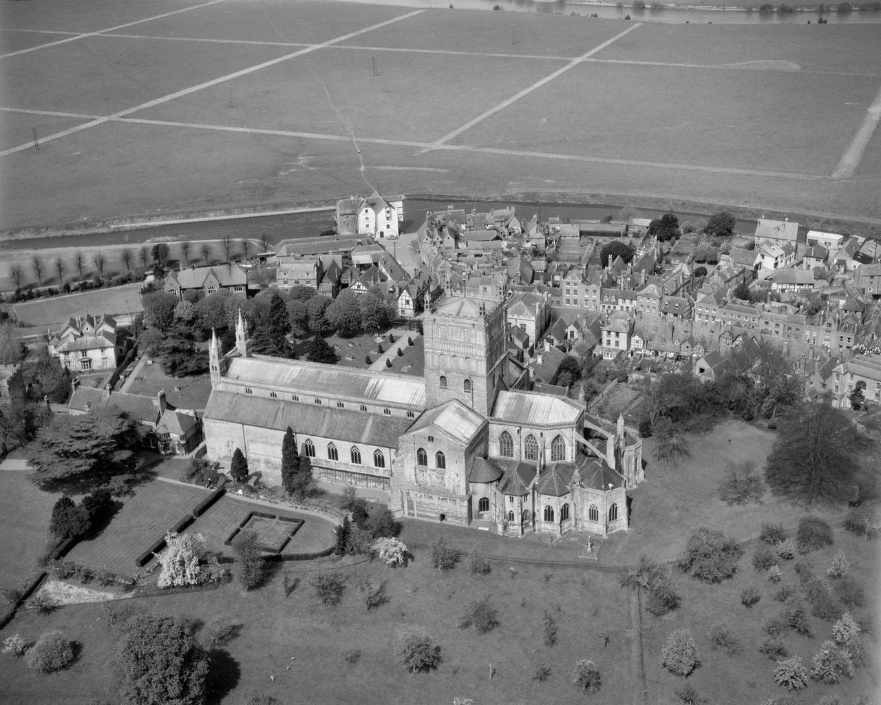 work-of-pioneering-aerial-photographer-celebrated-guernsey-press