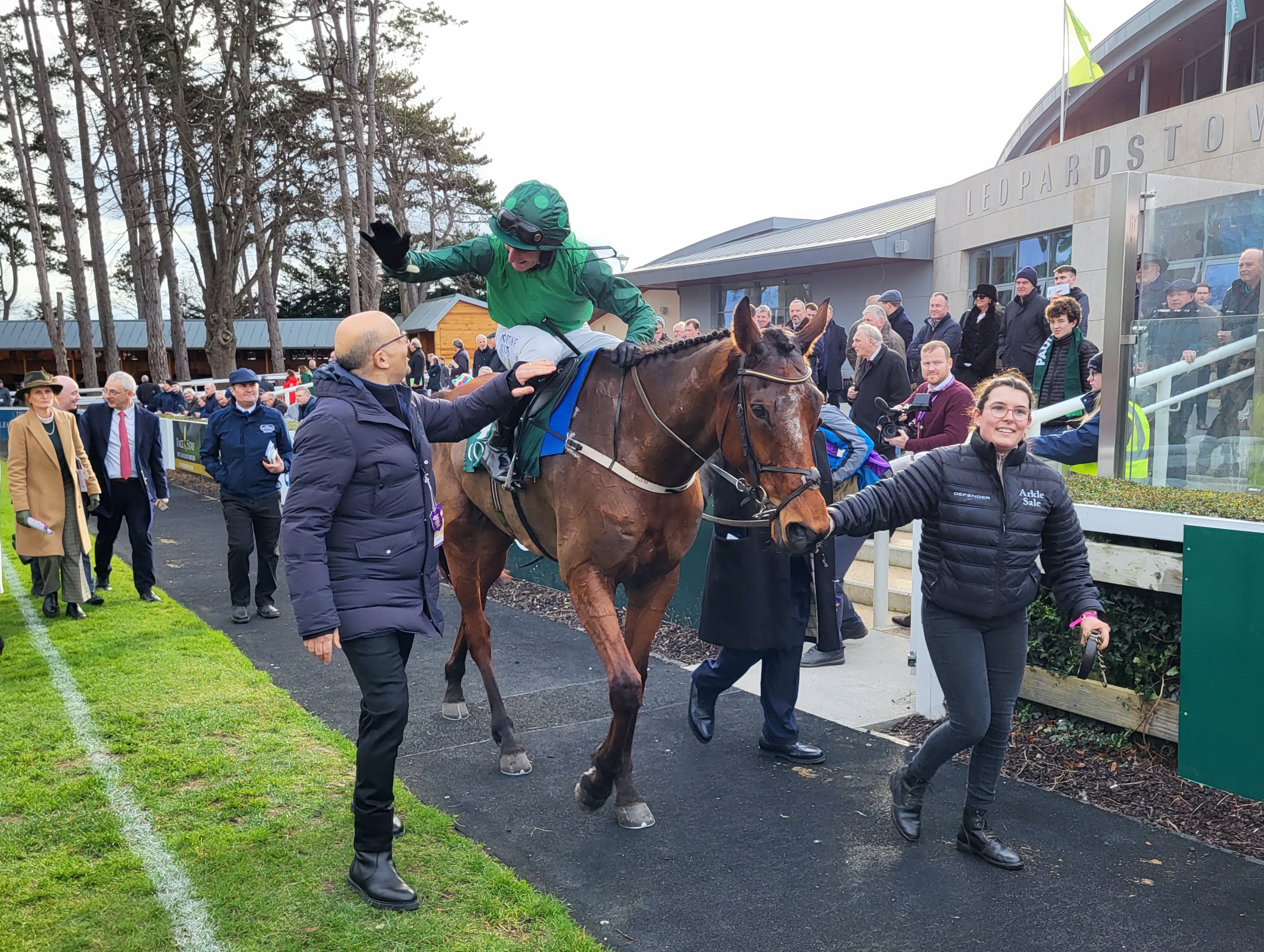 Simon Munir greets Daryl Jacob