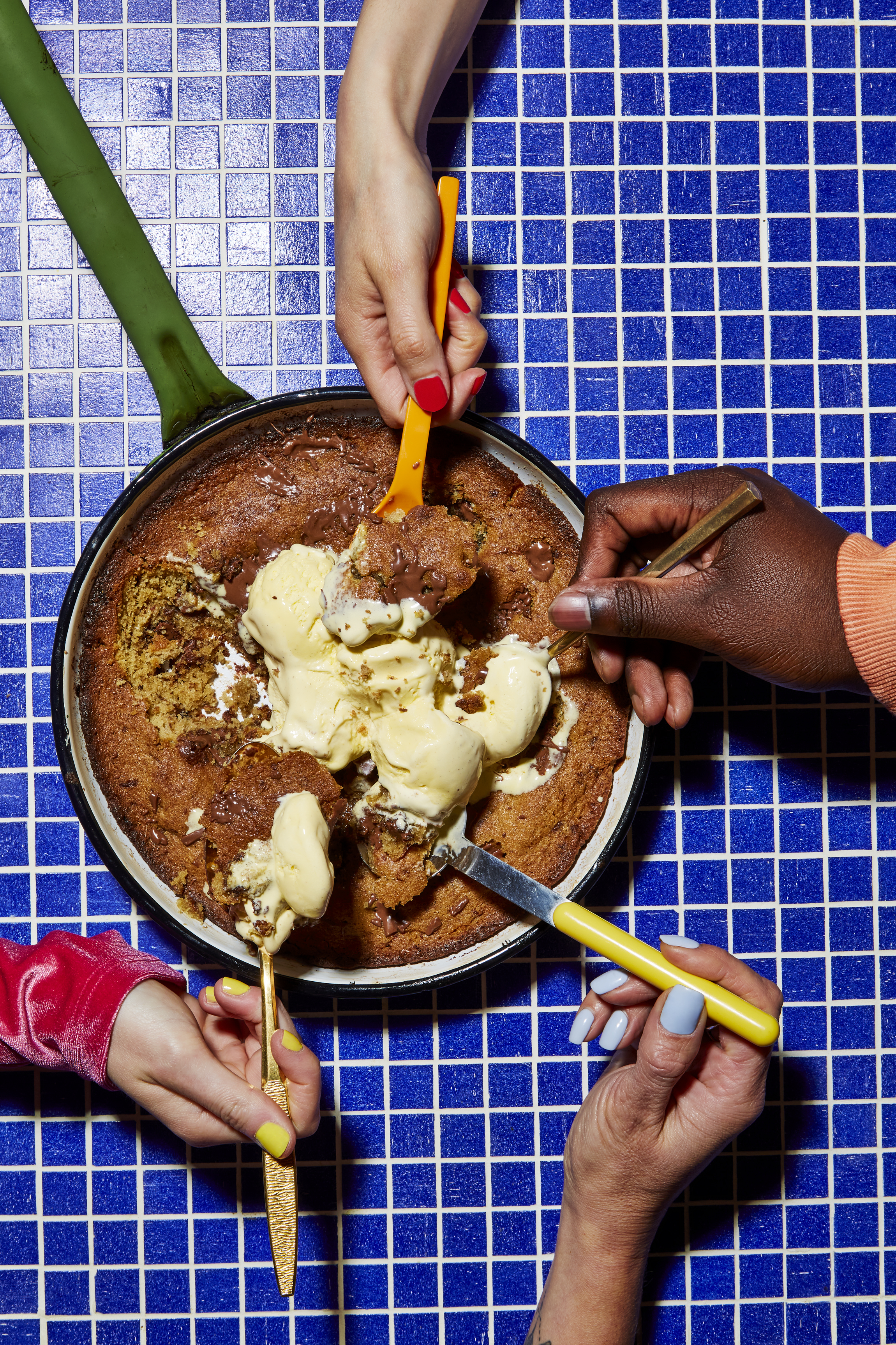 Giant pan cookie