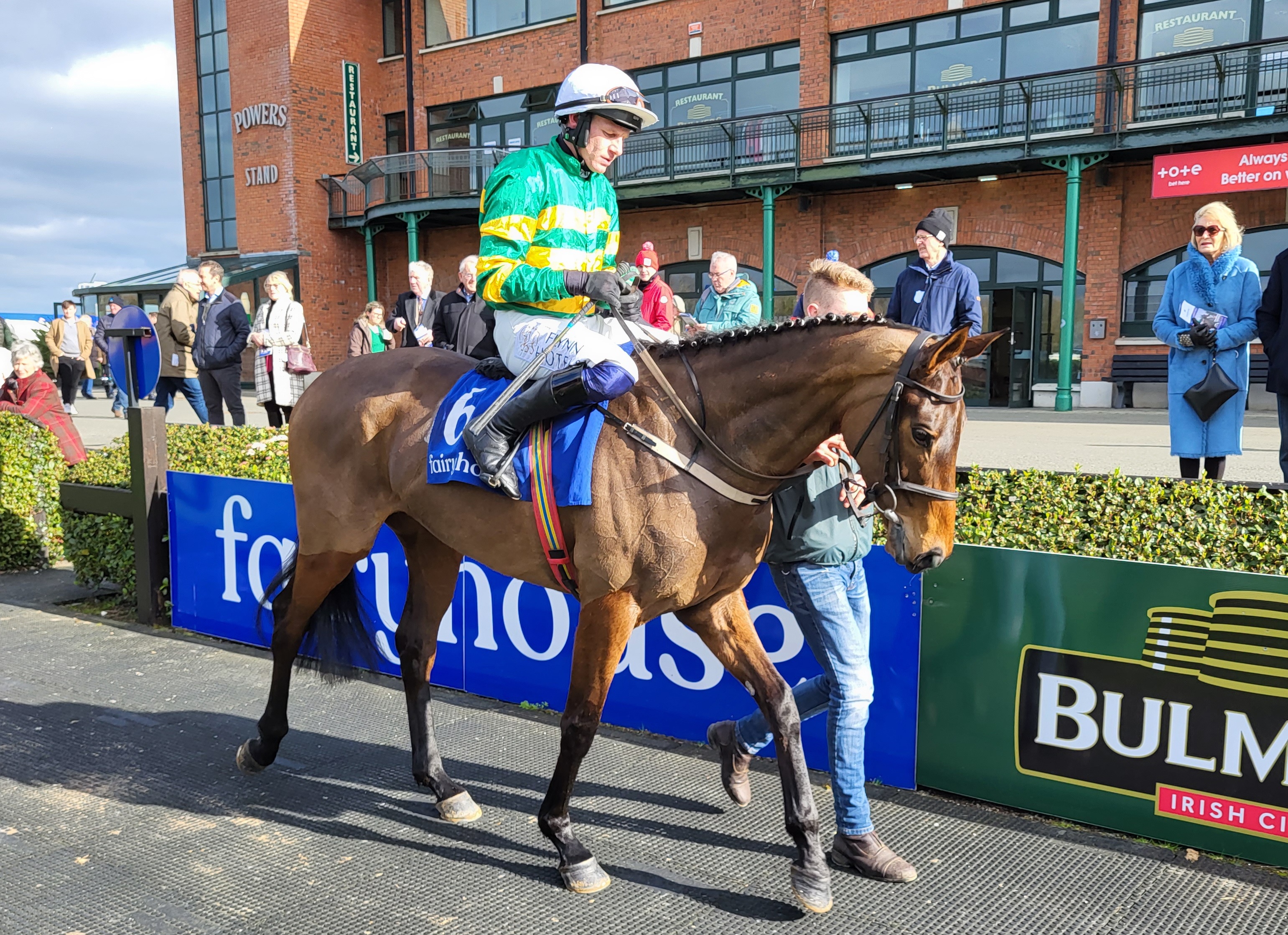 Zenta returns to the Fairyhouse winner's enclosure