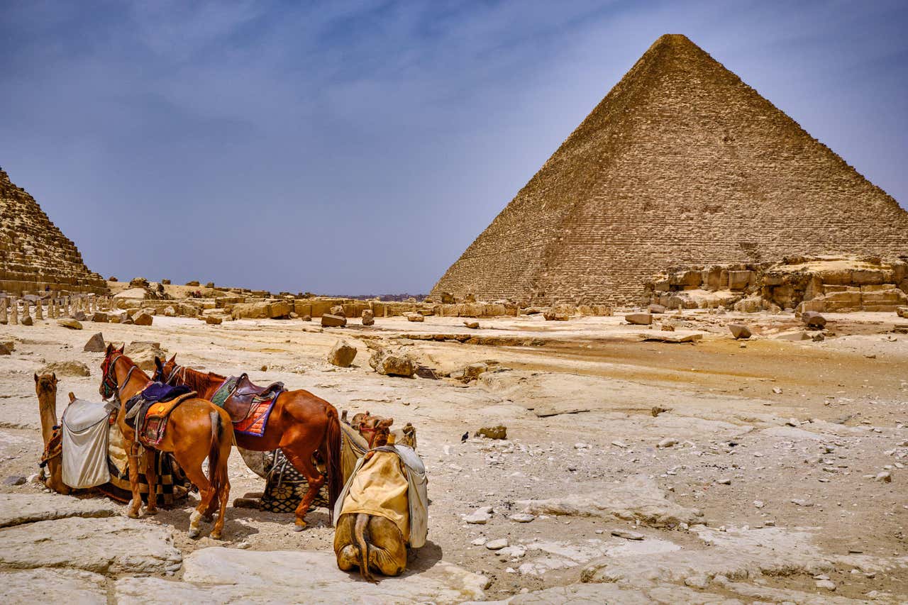 Egypt unveils newly discovered chamber inside Great Pyramid ...