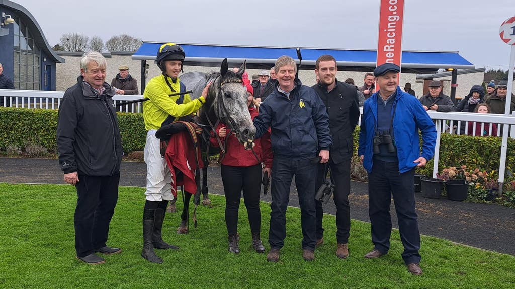 Espanito Bello wins the Bar One Racing Leinster National Handicap Chase
