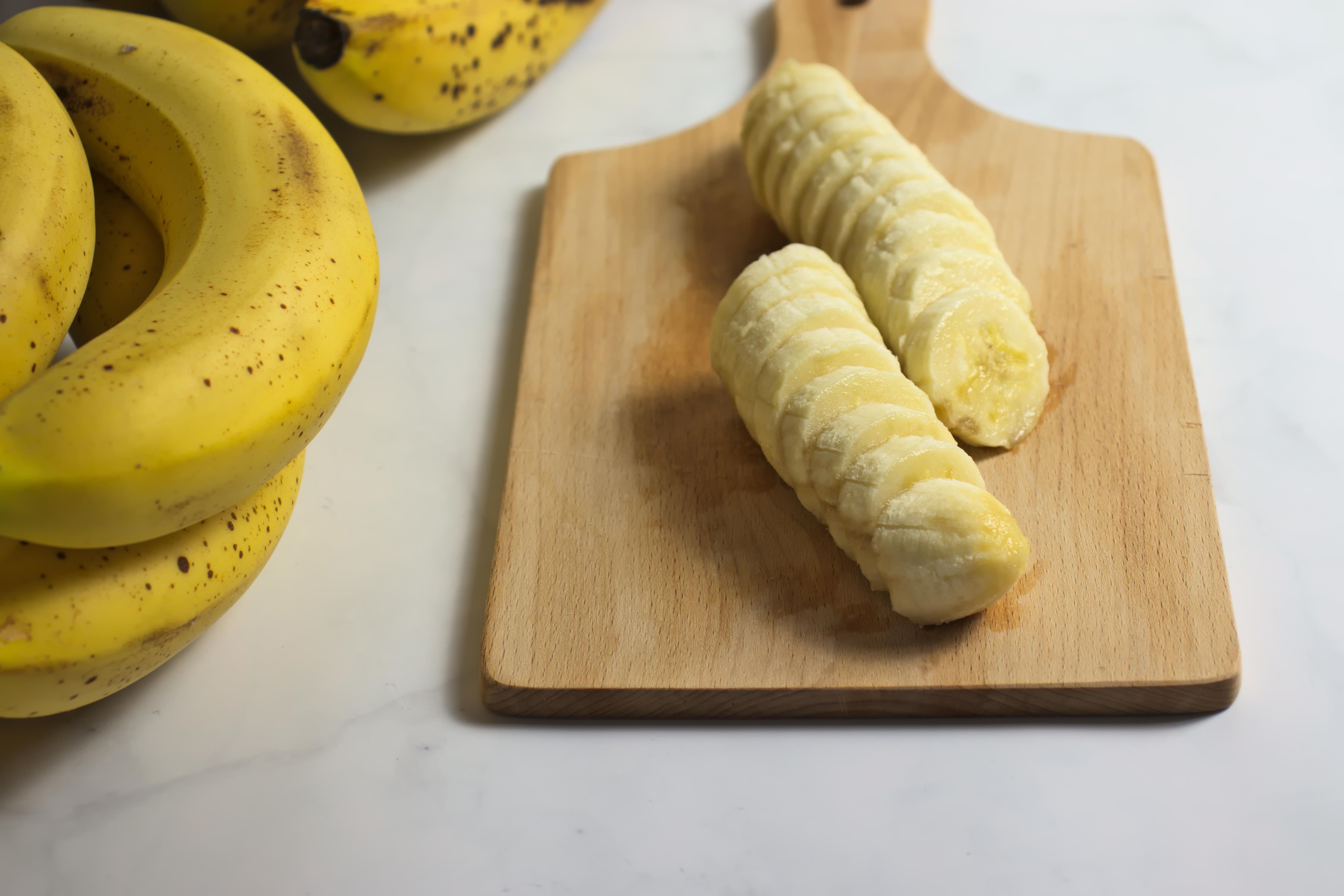 Freshly sliced ripe bananas