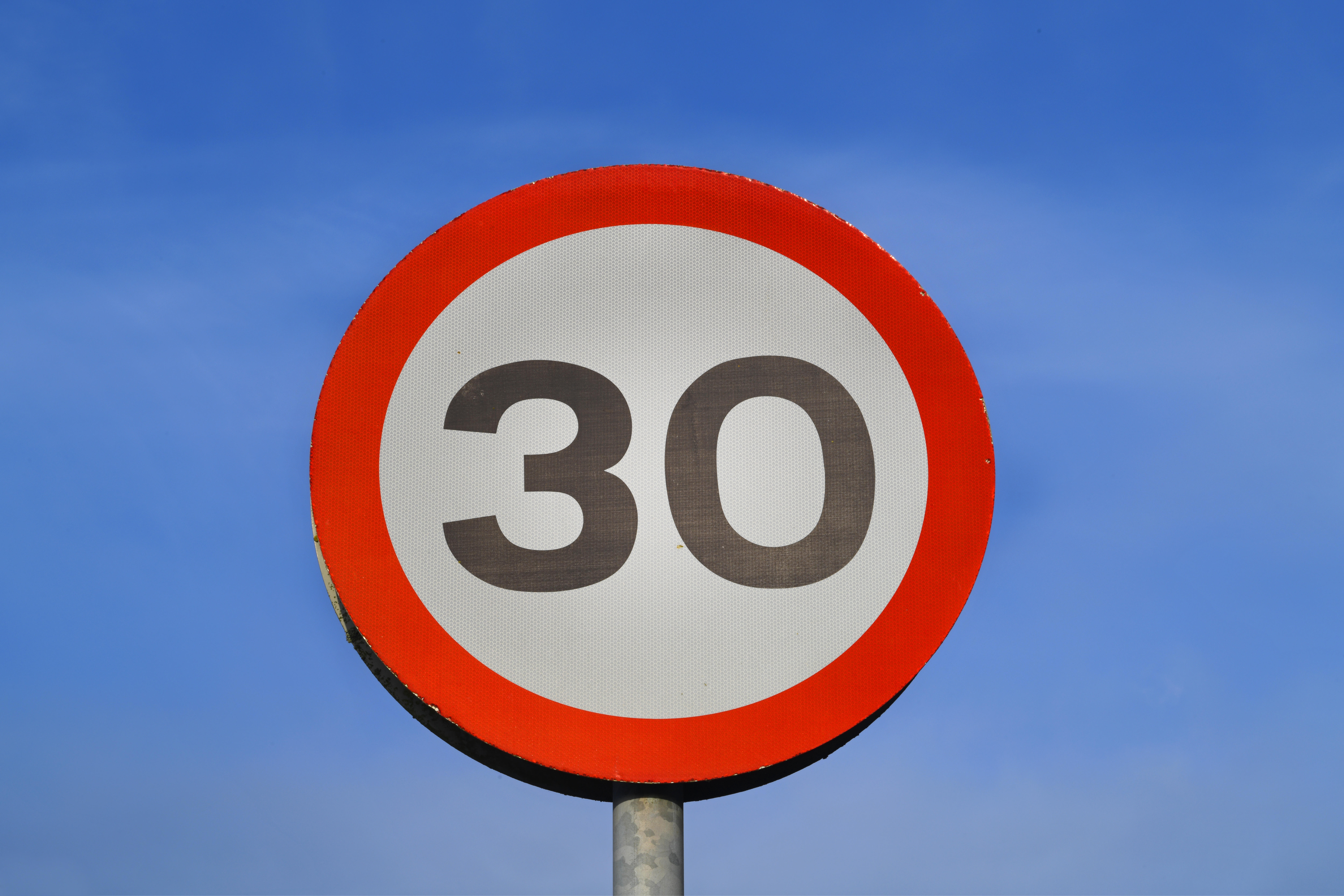 A 30mph road sign