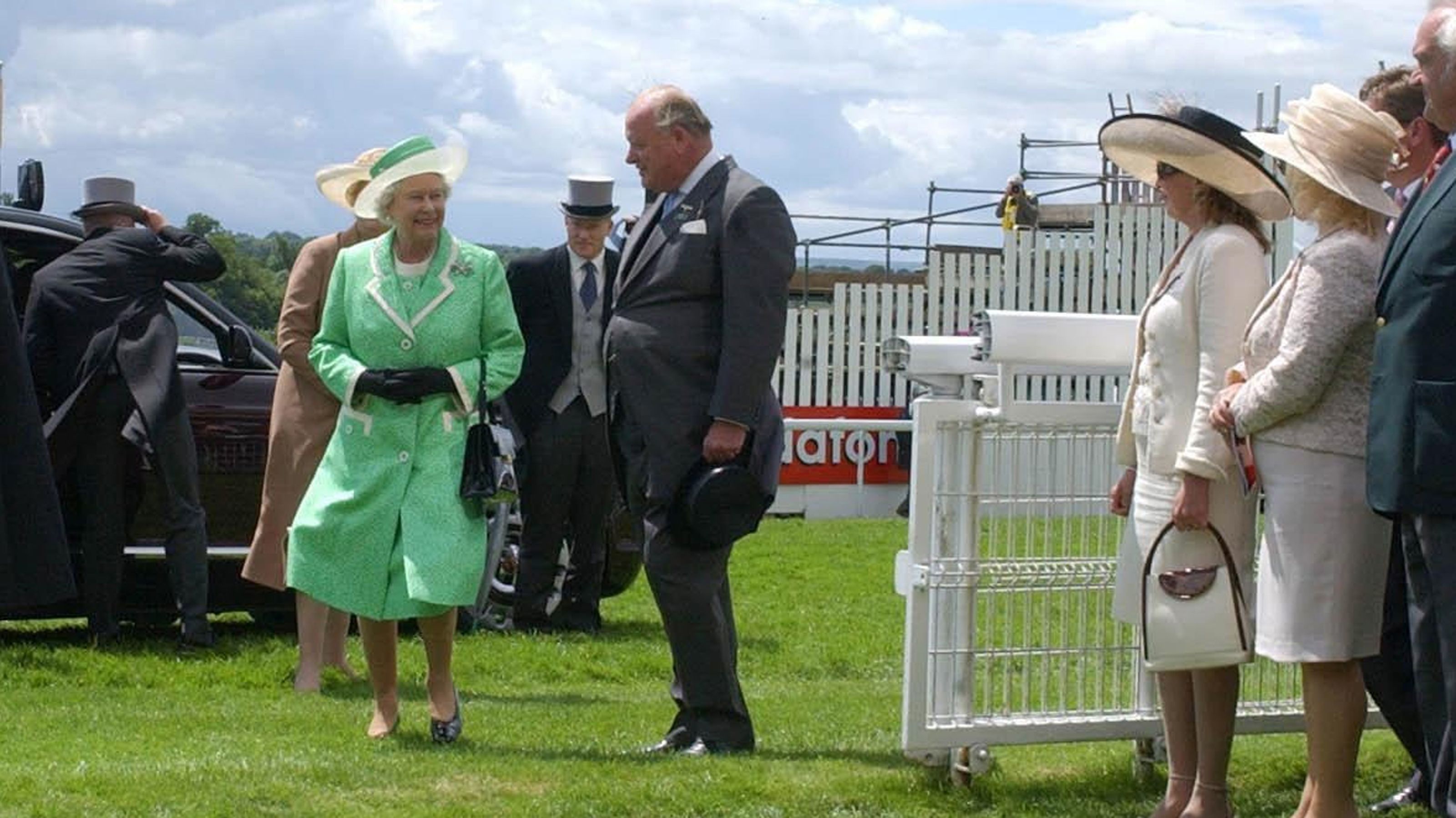 The Queen arrives at Epsom racecourse