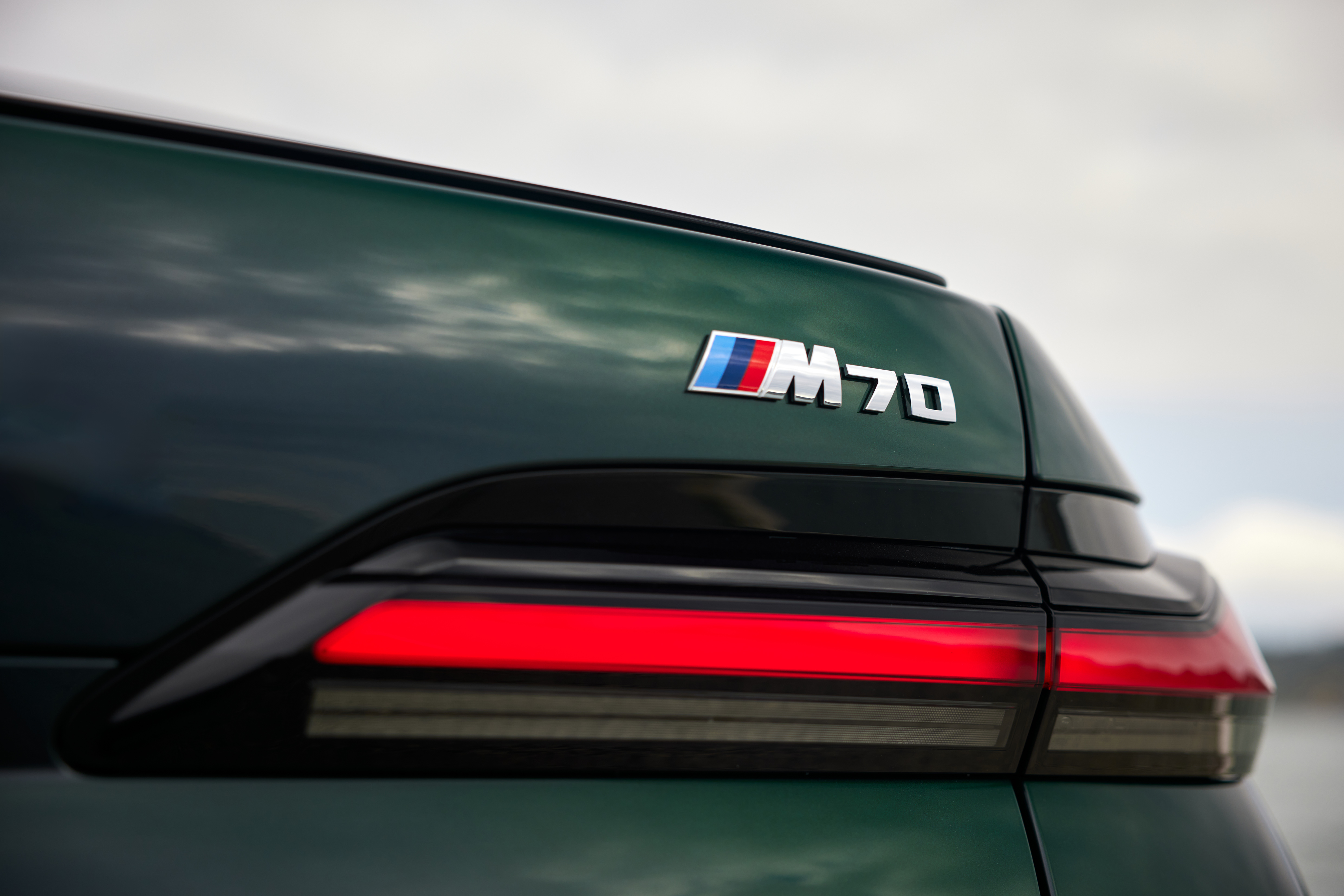 BMW i7 M70