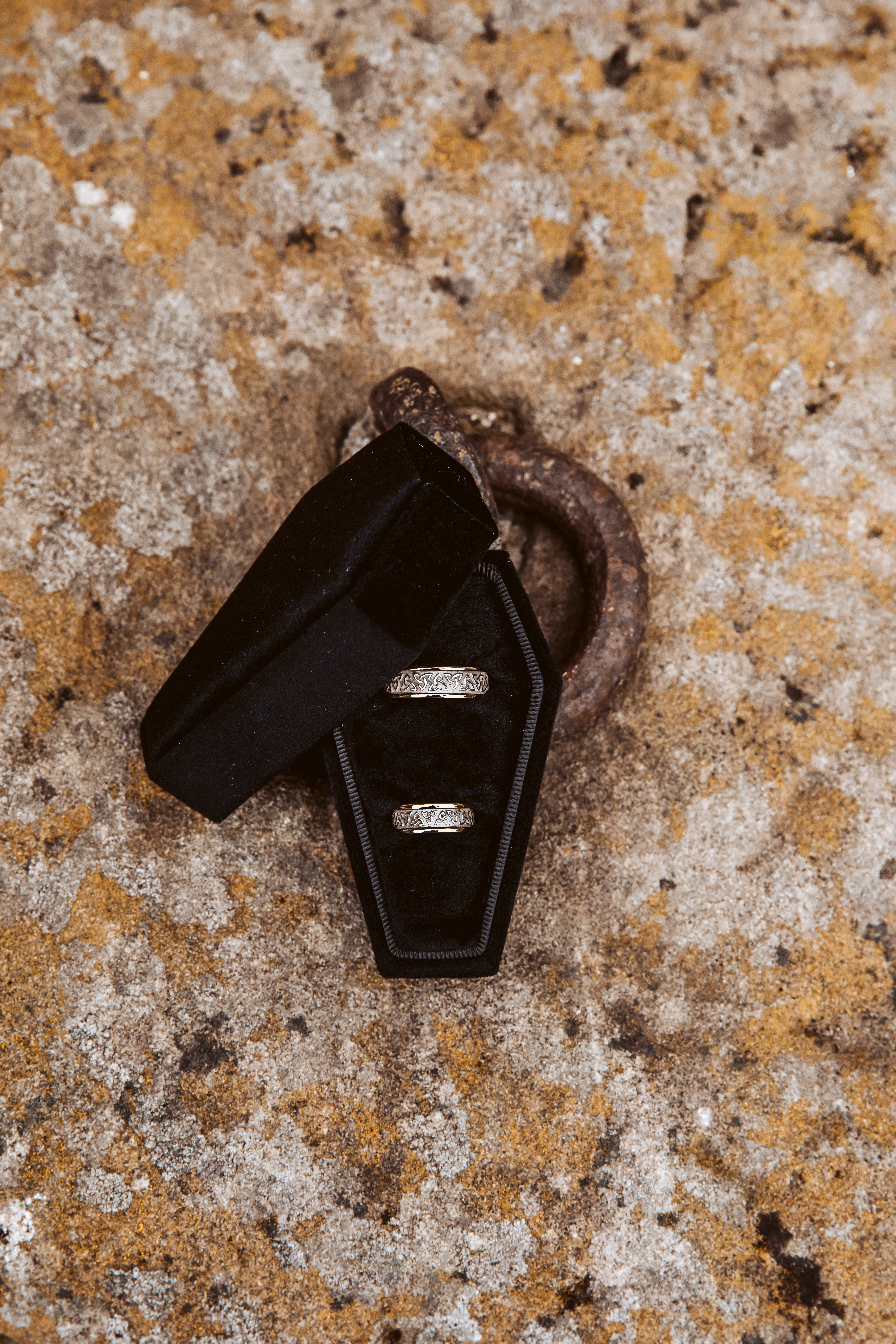 Coffin ring box