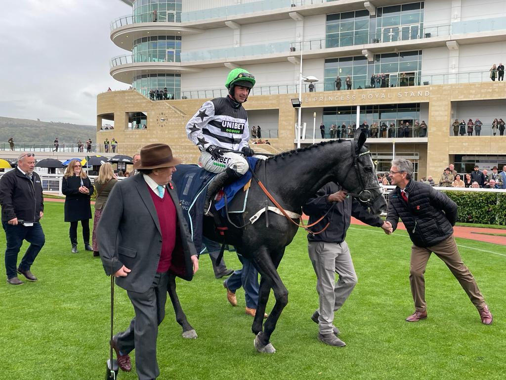 Nicky Henderson walks in with Hyland
