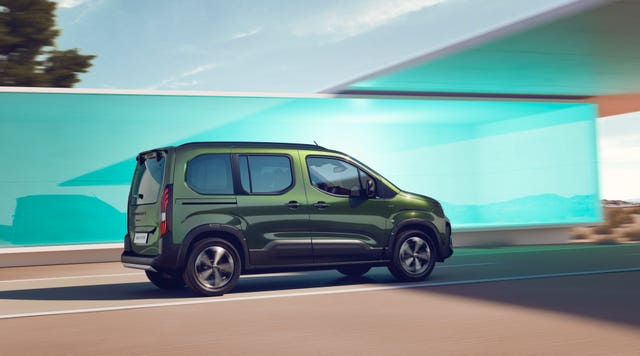 E Rifter Colours Peugeot’s new e-Rifter debuts with striking design and 199-mile range