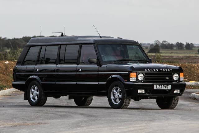 Range Rover used by The Queen sells for a record £132,750 | Express & Star