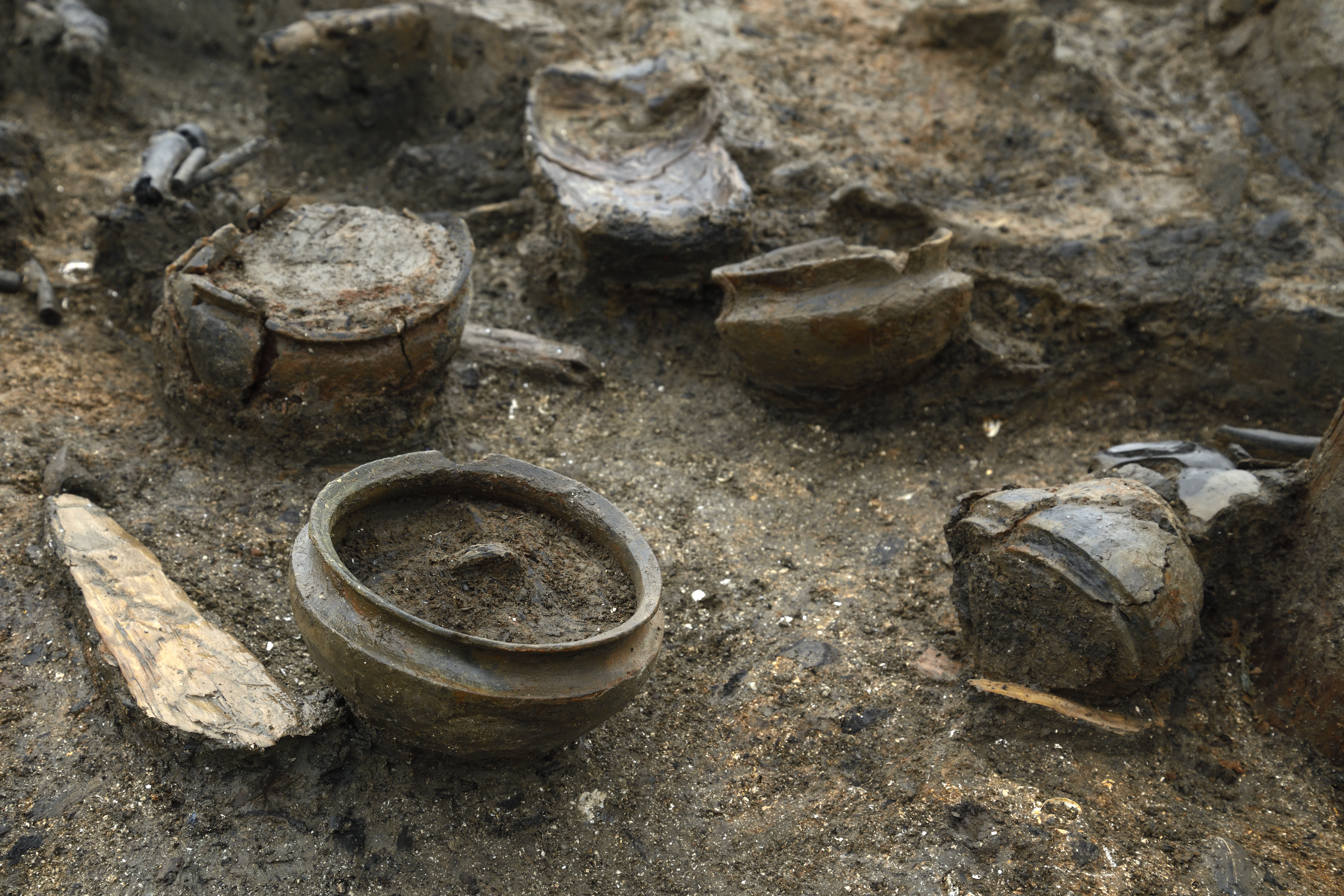 An array of pots were found on the Bronze Age dig. (Cambridge Archaeological Unit/ PA)