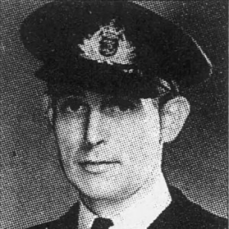 Sub Lt Easton, who was awarded the George Cross for gallantry during the Blitz
