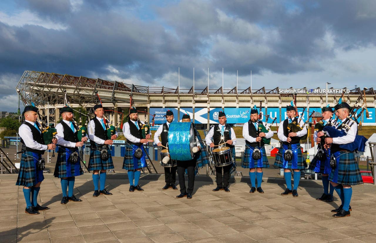 Taylor Swift to Scotland with bagpipe rendition of hit Love