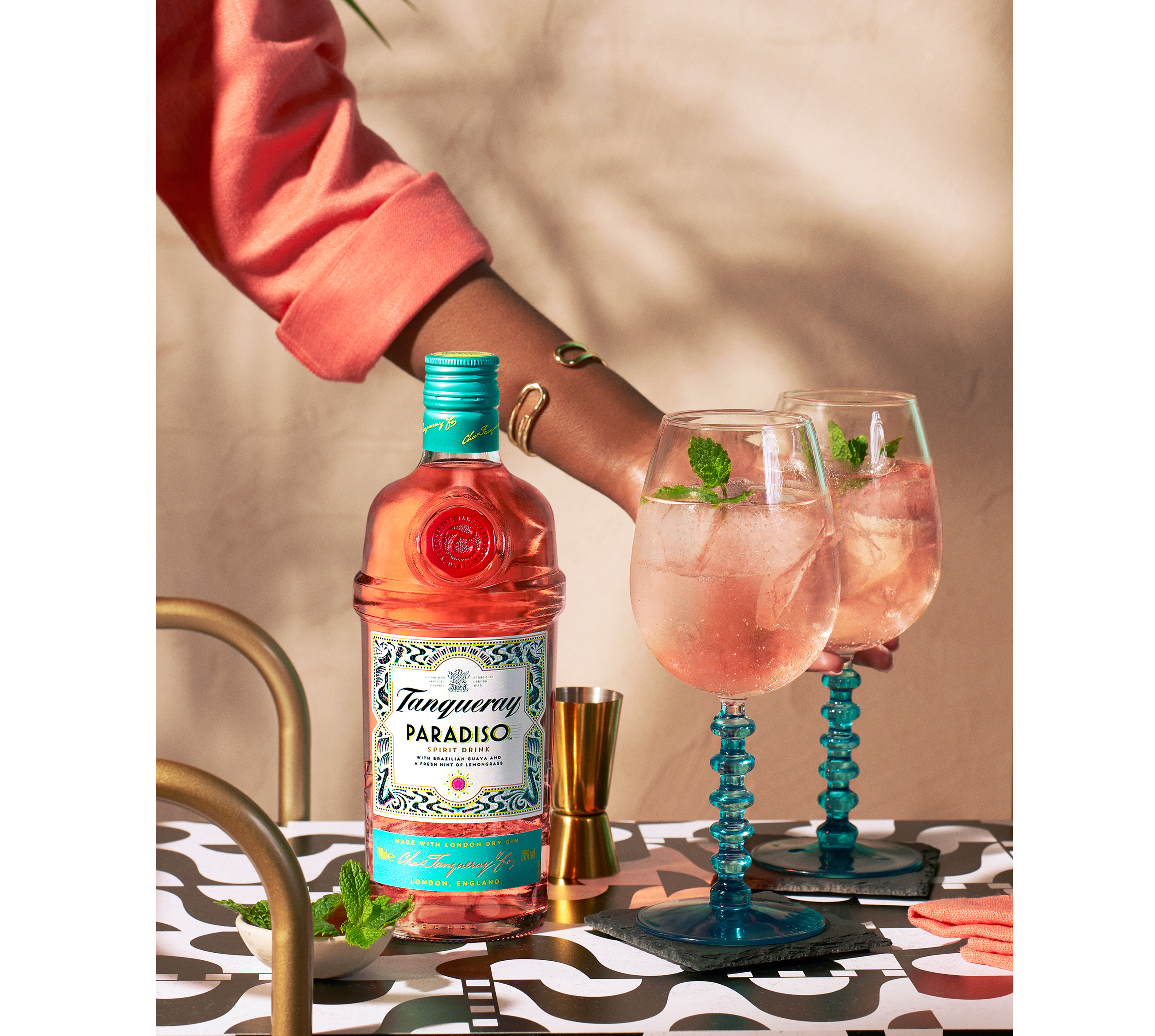 Tanqueray Paradiso Spritz cocktail