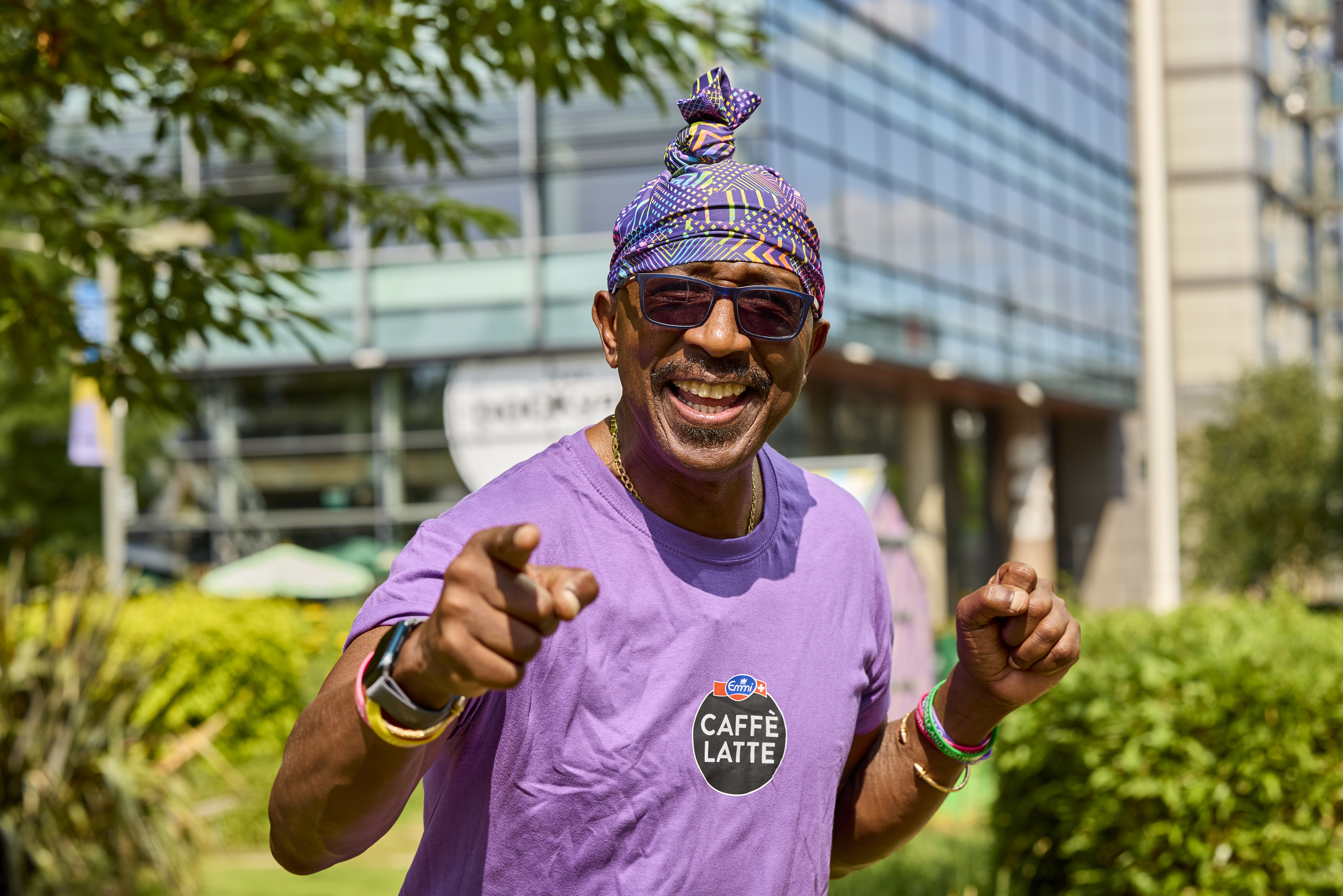  TV legend, Mr Motivator, Daymaker for Emmi CAFFÈ LATTE, helps get office workers out of their afternoon slump with an impromptu energising workout 