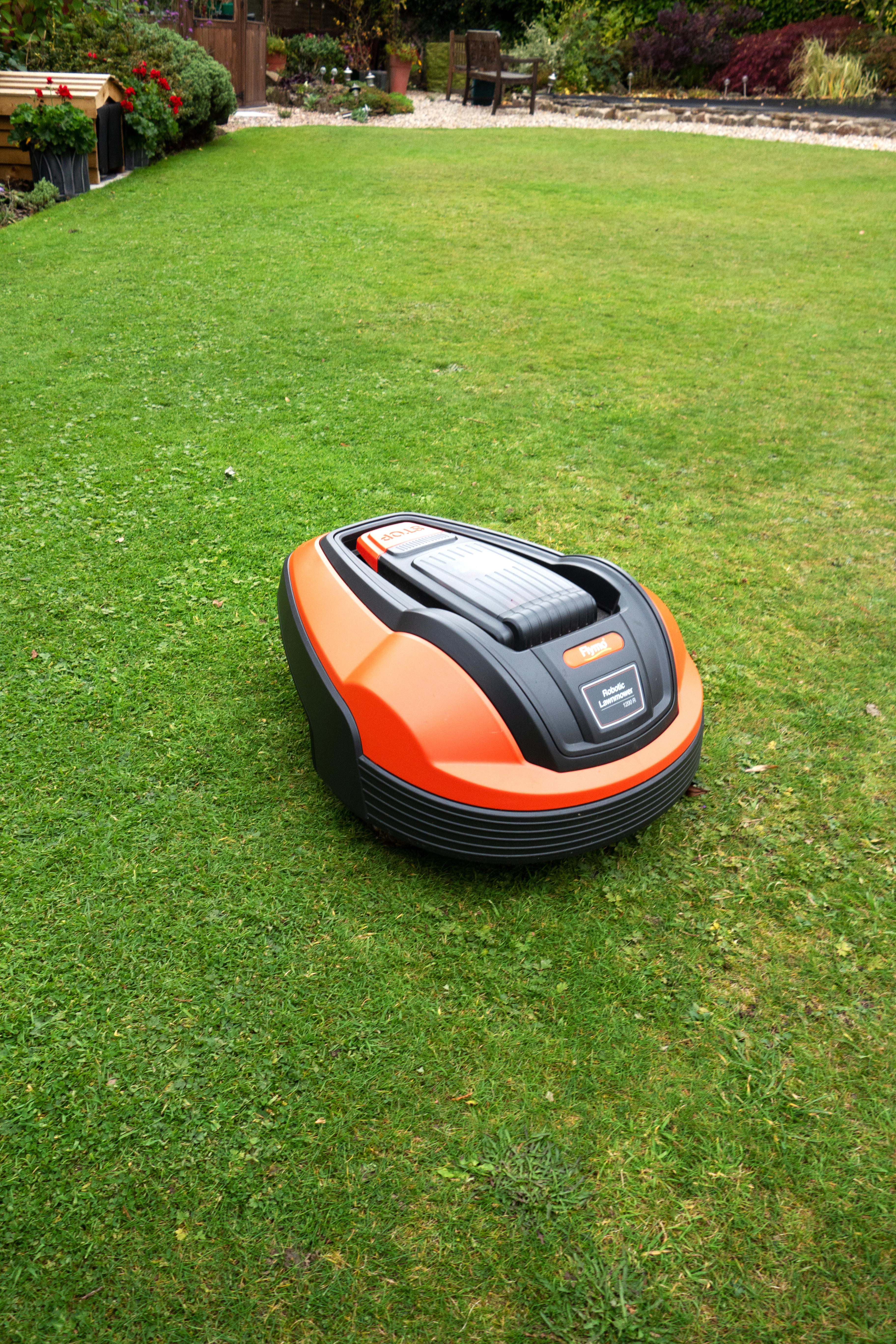 Robotic lawnmower