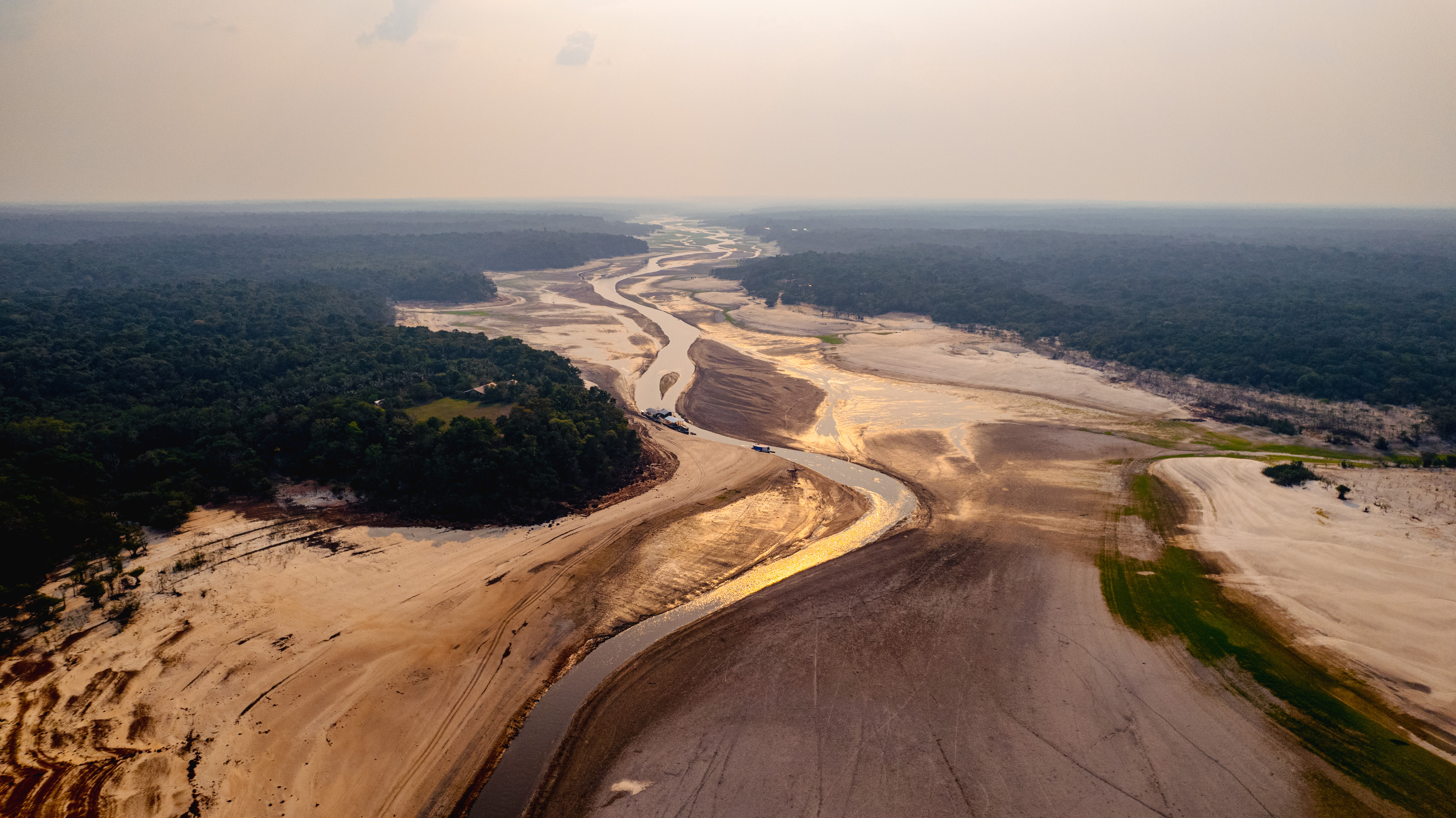 General view of the Negro river, Amazon, showing low water levels and dry river banks