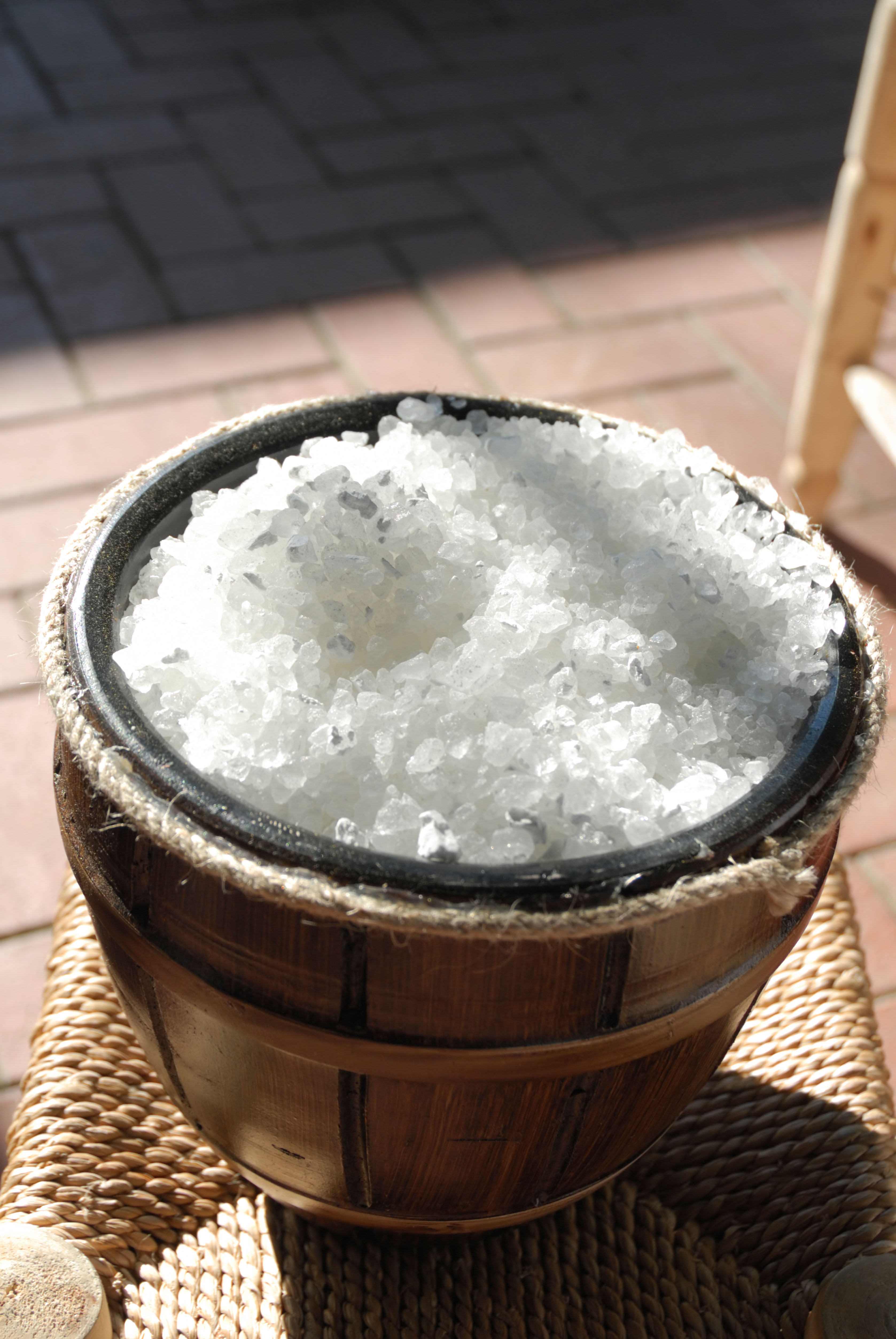 Citric acid in a pot 