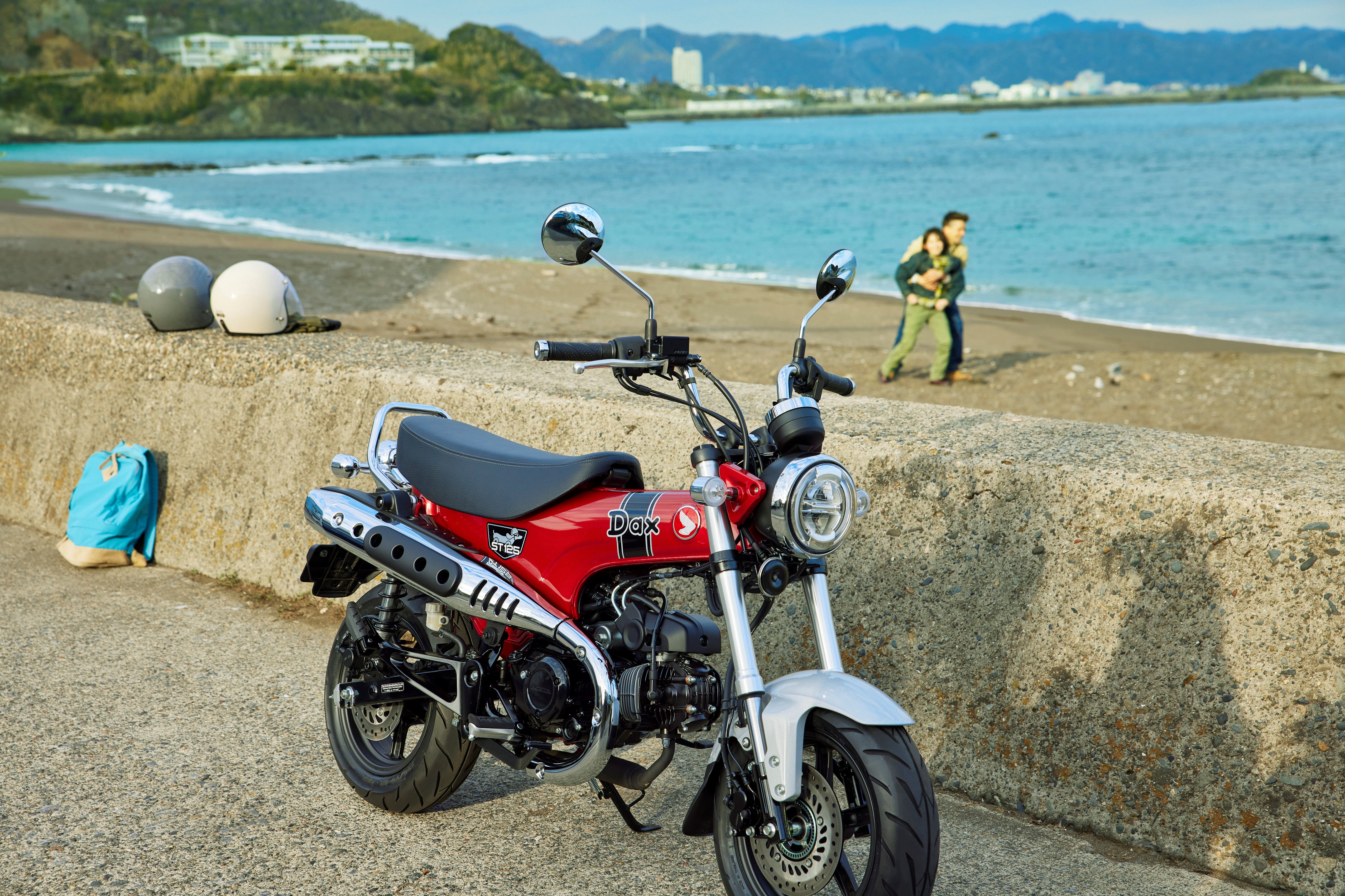 Honda ST125 Dax