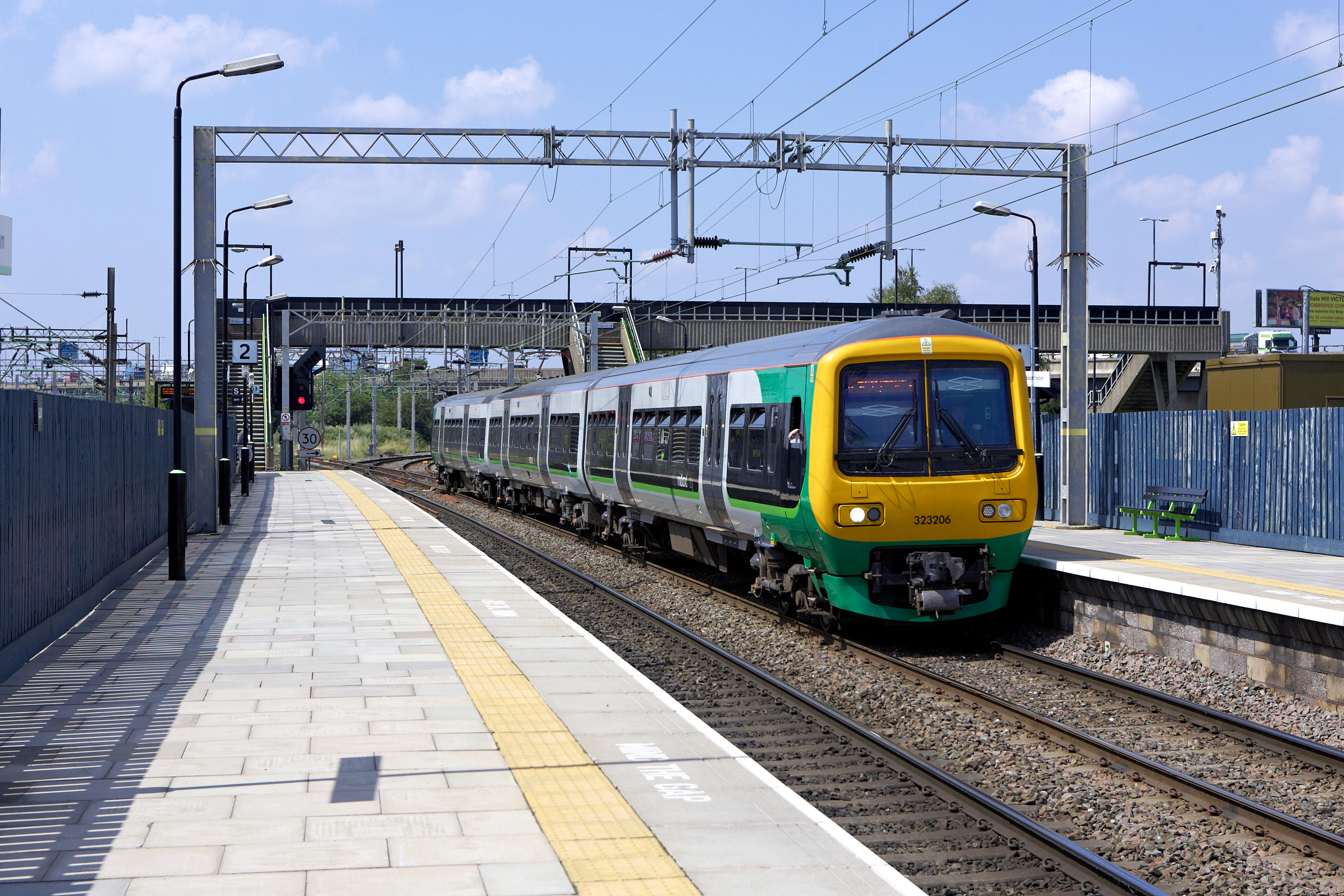 A train pulling in at Bescot Stadium station