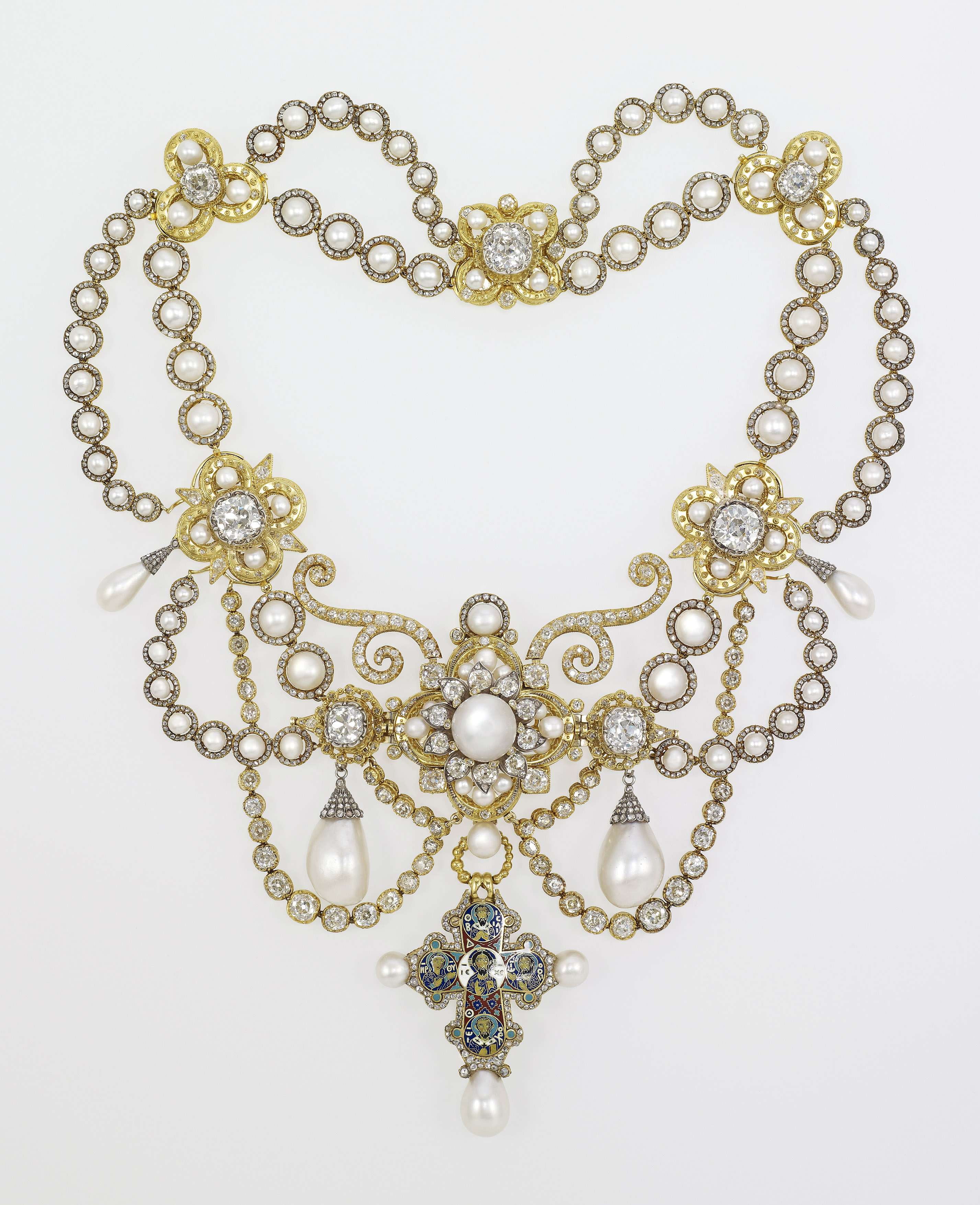 The opulent Dagmar Necklace 