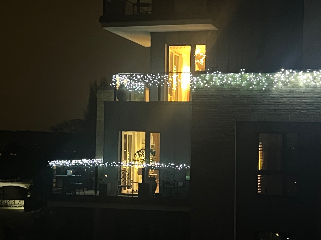 A neighbour of Mr Neil displays their lights 