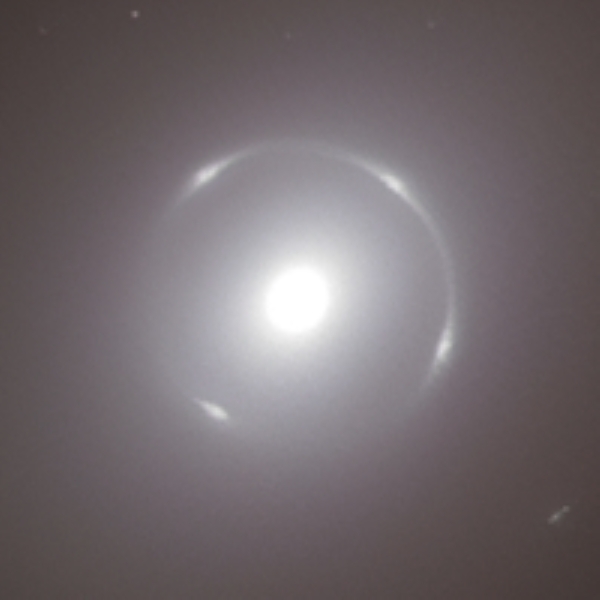 A close-up of the Einstein ring 