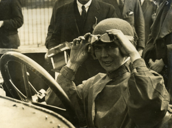 A female racing driver in the 1920s