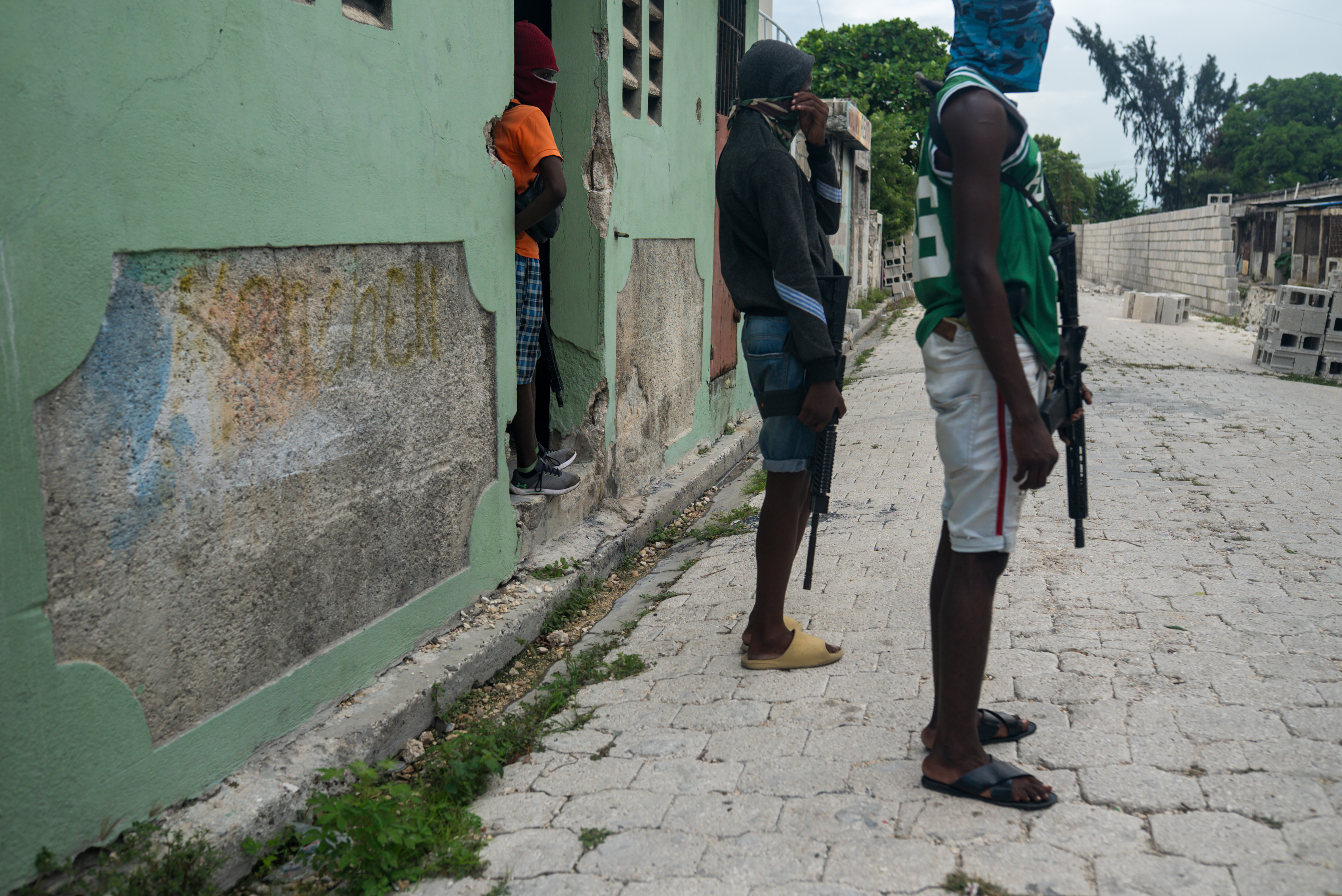 Haitian children with guns