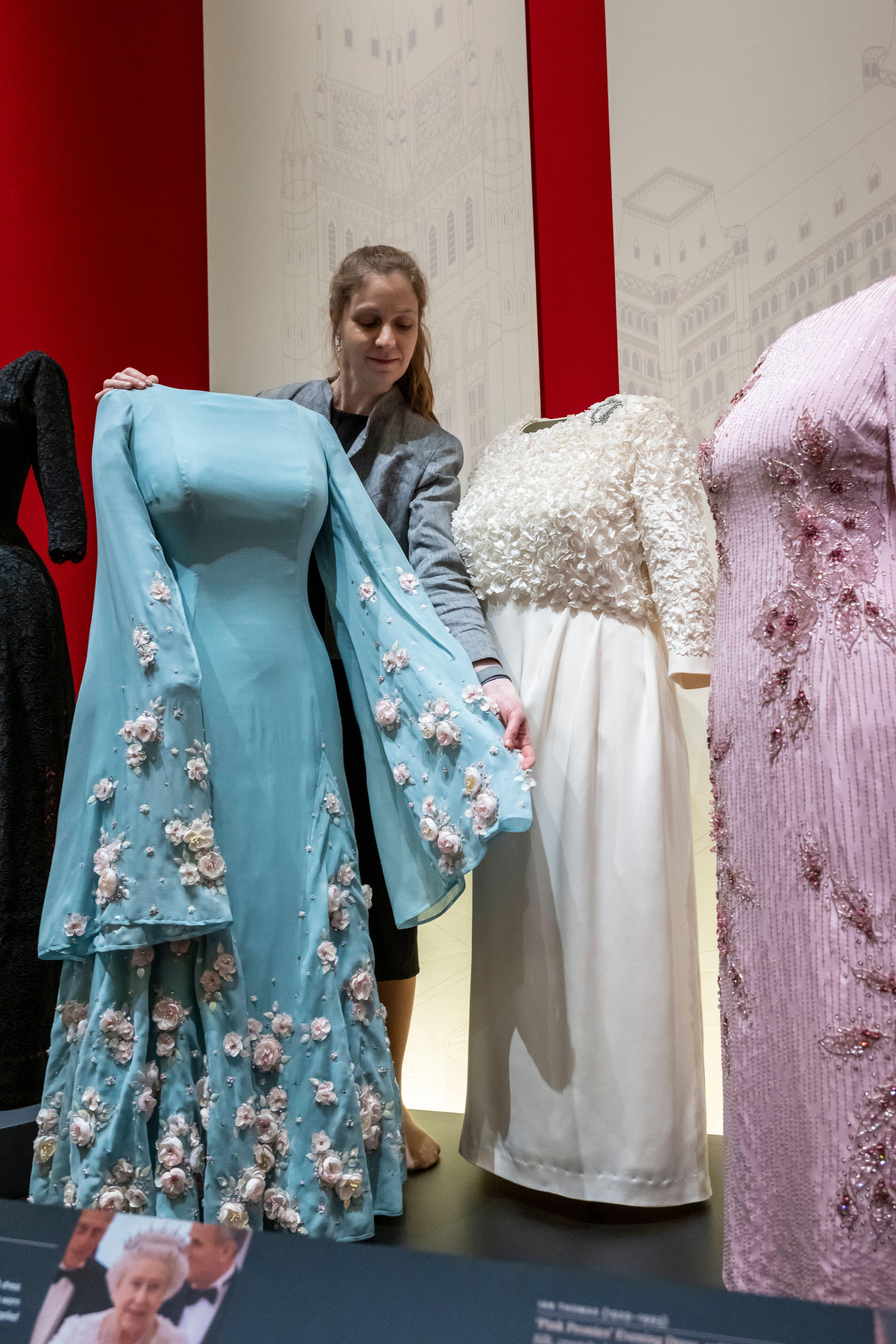 Queen Elizabeth II's most symbolic outfits – and how she accomplished the  art of diplomatic dressing