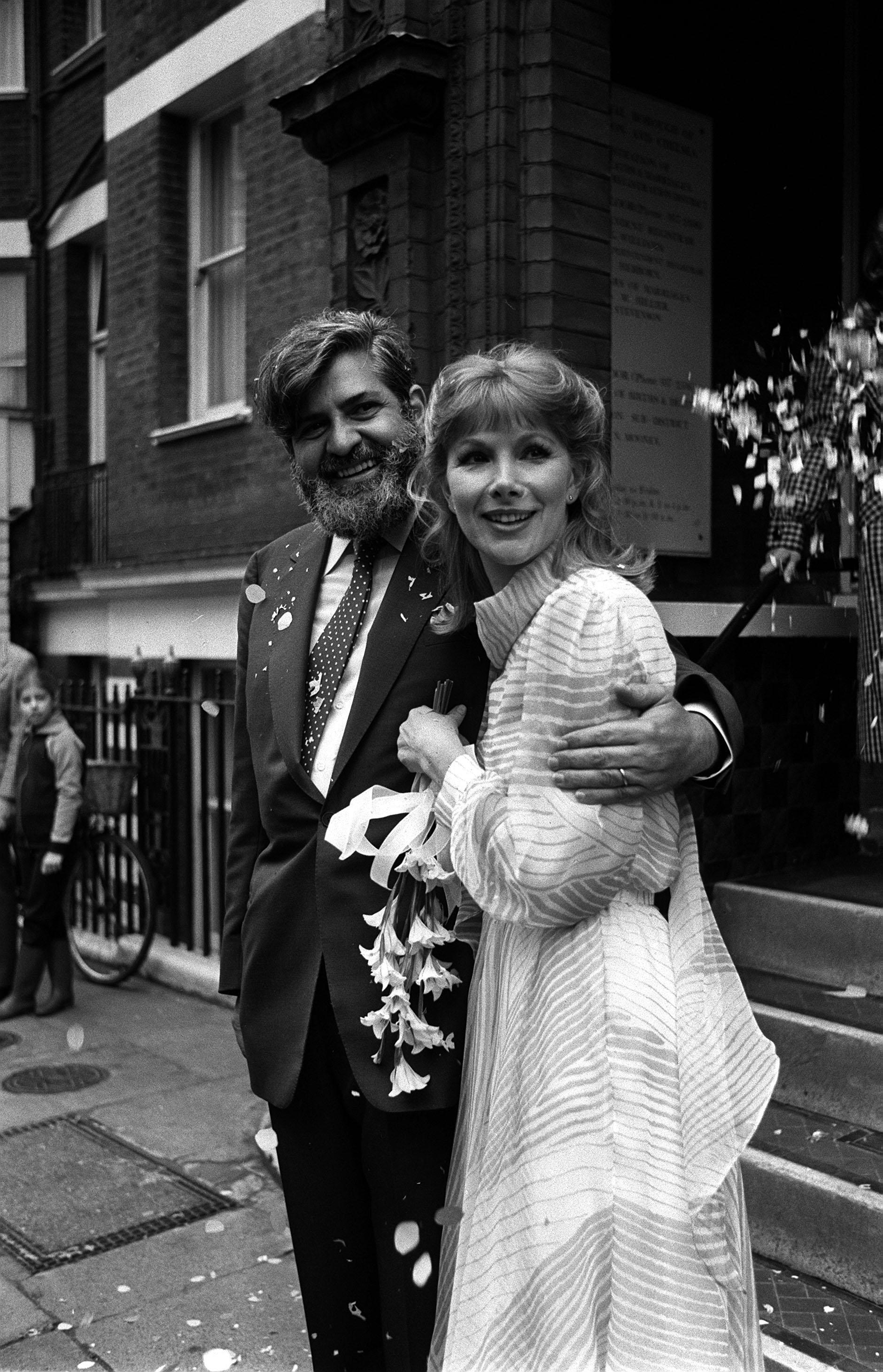 Hampshire and Kulukundis after their 1981 wedding