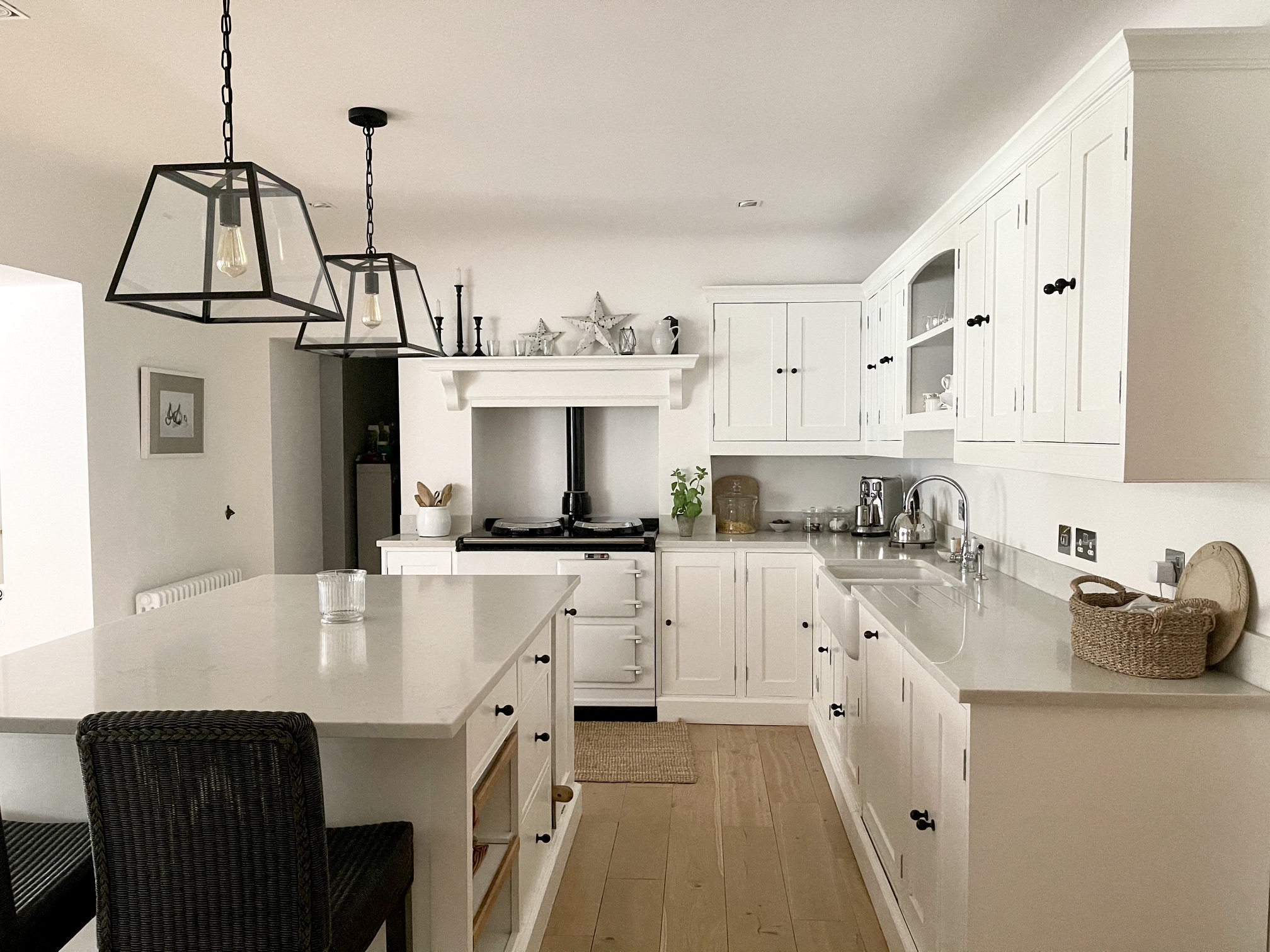 Painted kitchen with a carrara quartz composite worktop