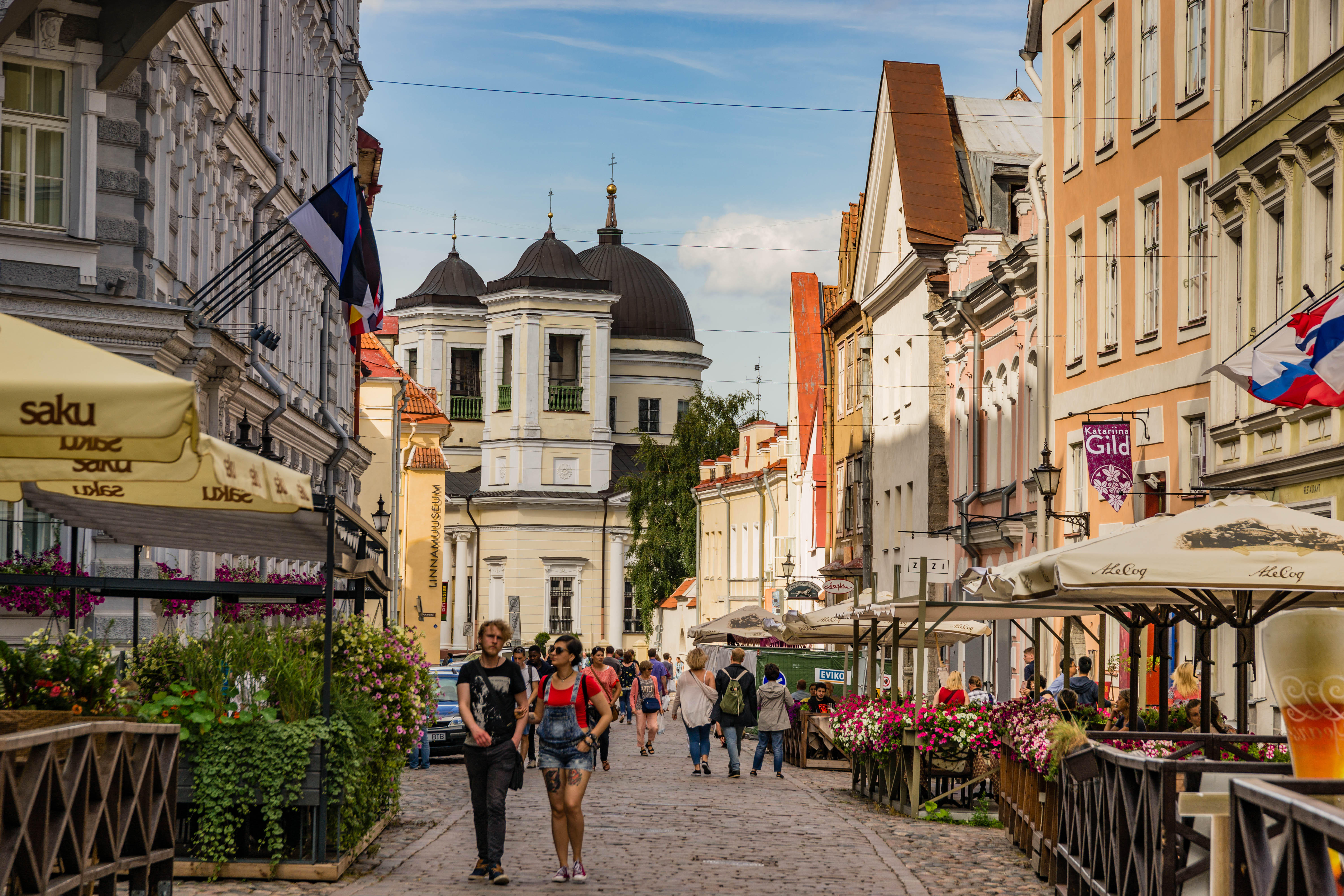 Walking around the Old Town of Tallinn