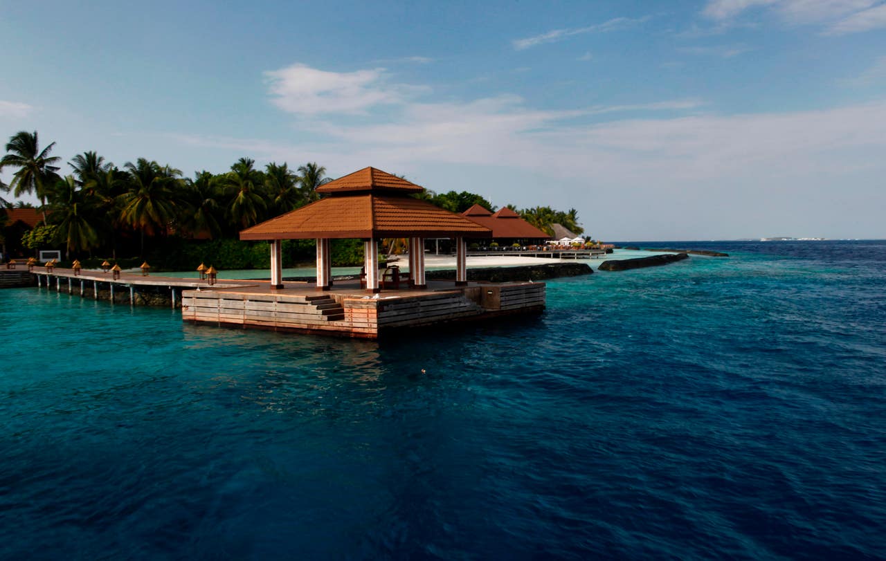 Search for bodies of Italian divers in Maldives cave suspended due to ...