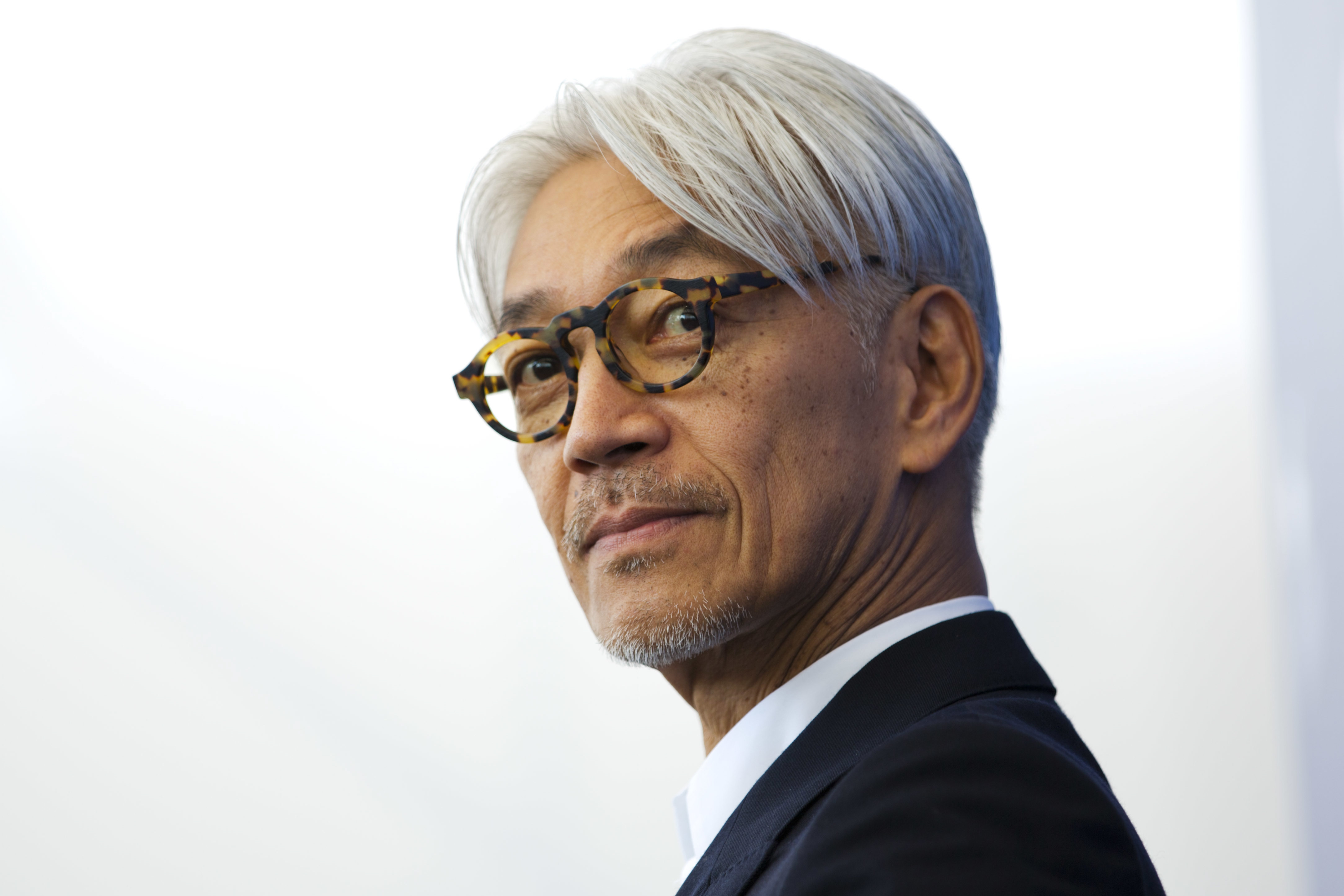 Ryuichi Sakamoto, Oscar-Winning Composer and Musical Innovator, Dies at Age  71