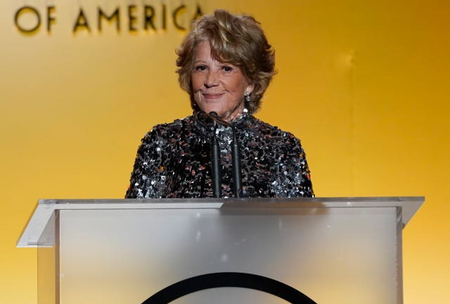 Linda Lavin speaking at a podium