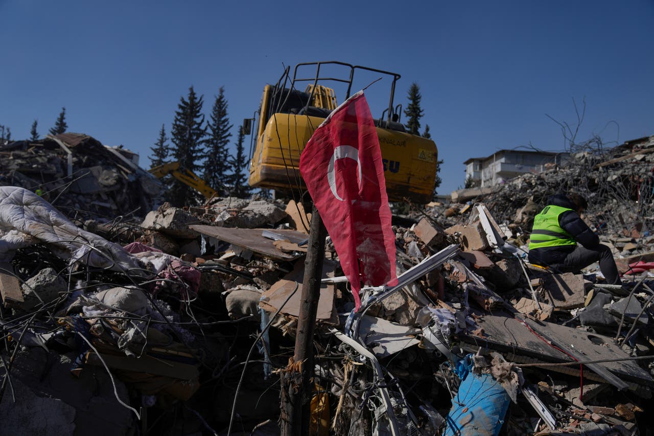 Turkey earthquake survivors face despair, as rescues wane Express & Star