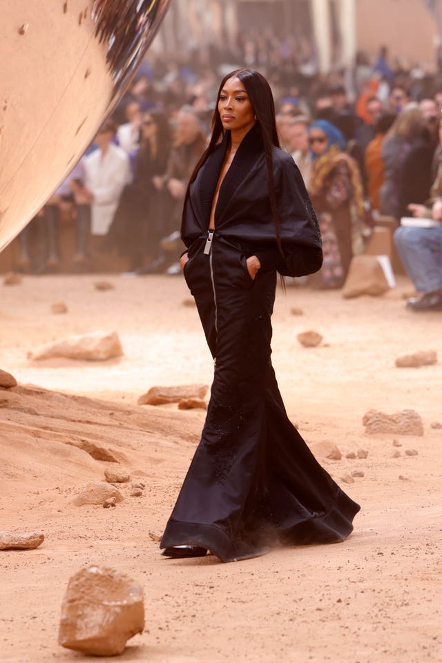 Naomi Campbell Walked the Fall 2023 Off-White Runway
