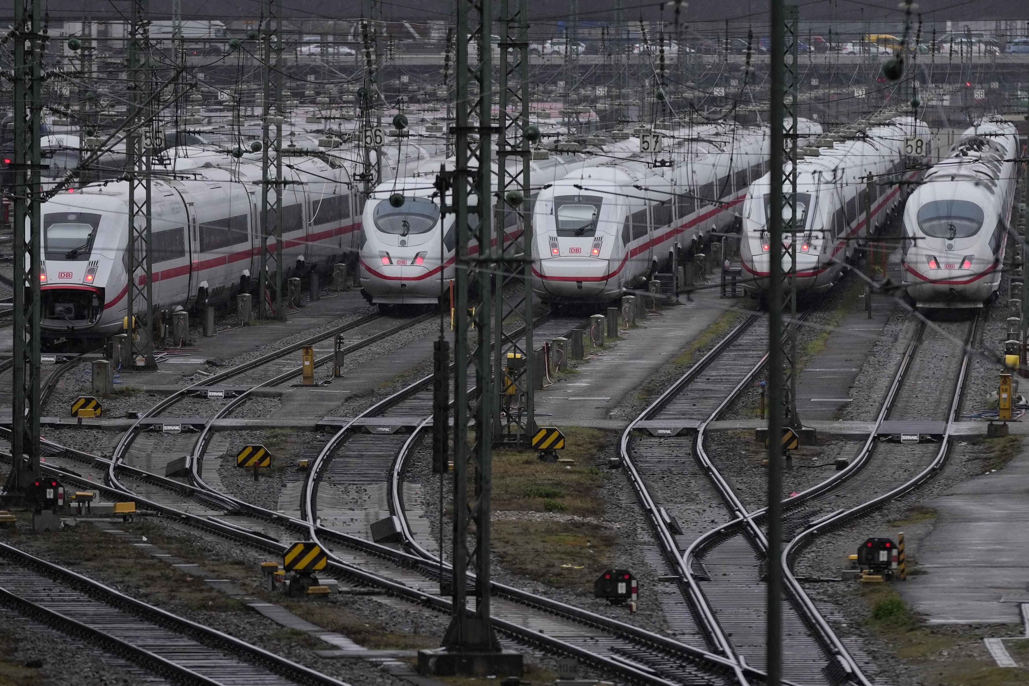 Strike Over Pay Paralyses Rail And Air Travel In Germany