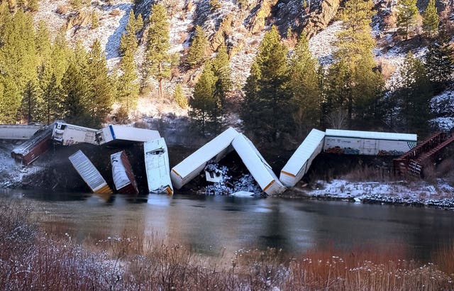 Train derailment in Montana