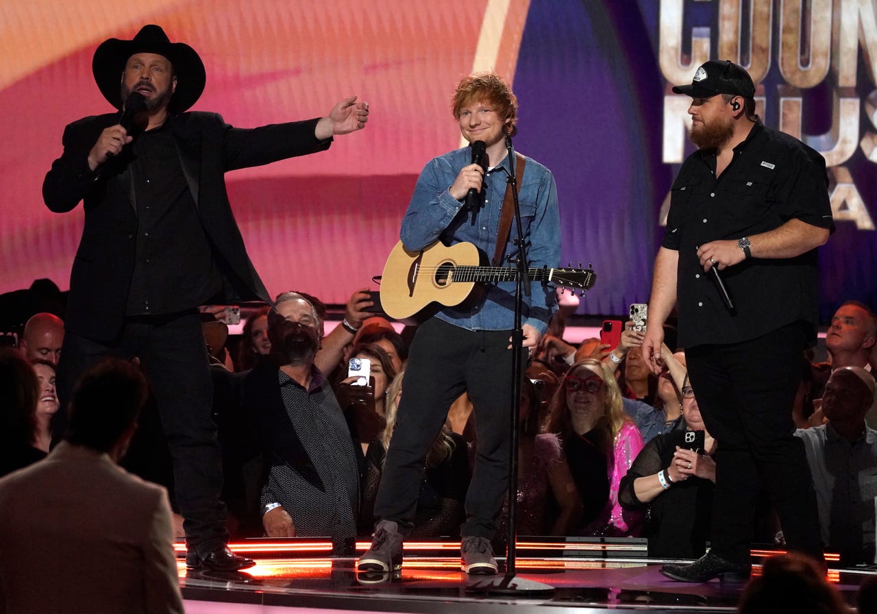 Ed Sheeran duets with US country star Luke Combs at 2023 ACM awards