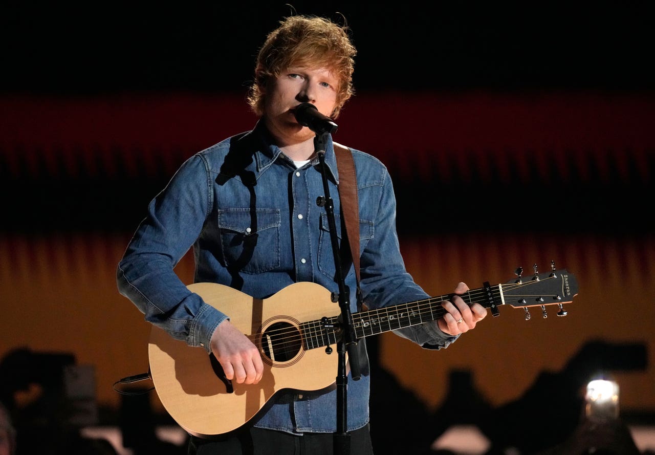 Ed Sheeran duets with US country star Luke Combs at 2023 ACM awards
