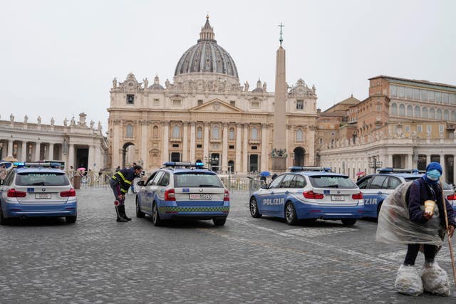 Italian police enforce security in St Peter’s Square at the Vatican