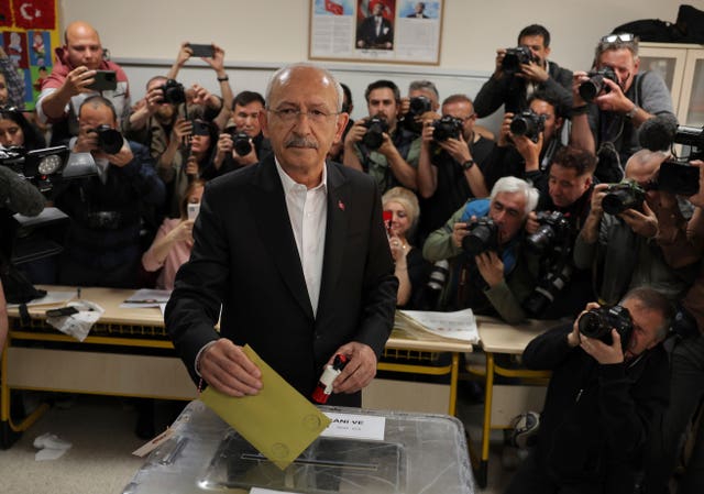 Kemal Kilicdaroglu votes at a polling station in Ankara 